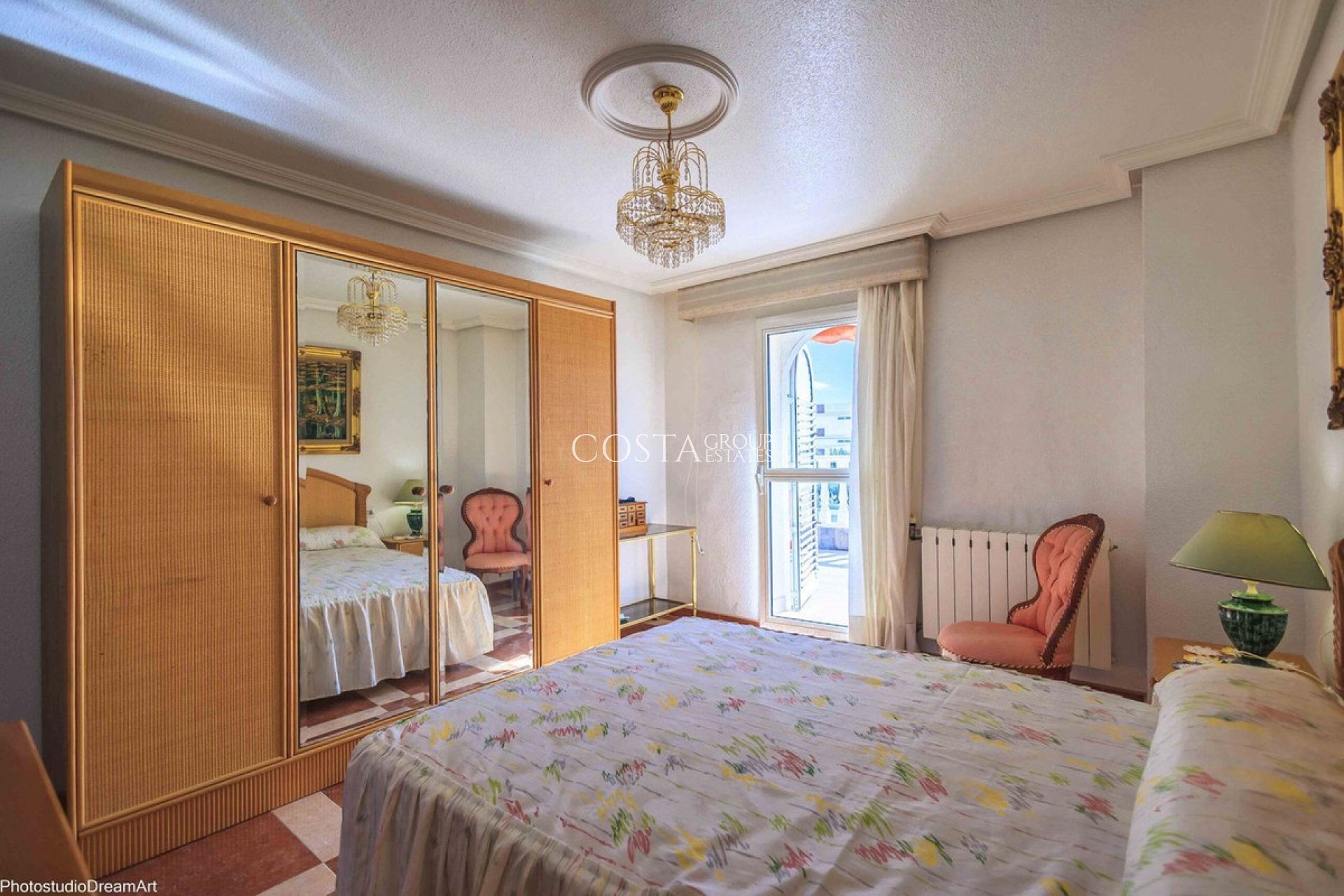 Resale - Villa -
Orihuela - Orihuela Costa