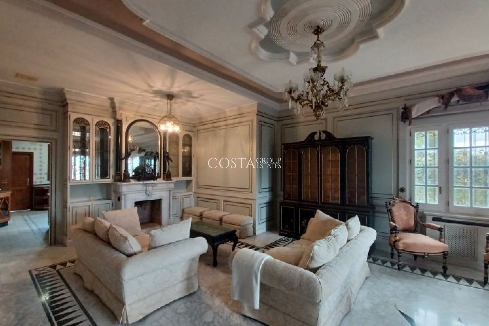 Resale - Villa -
Orihuela - Orihuela Costa