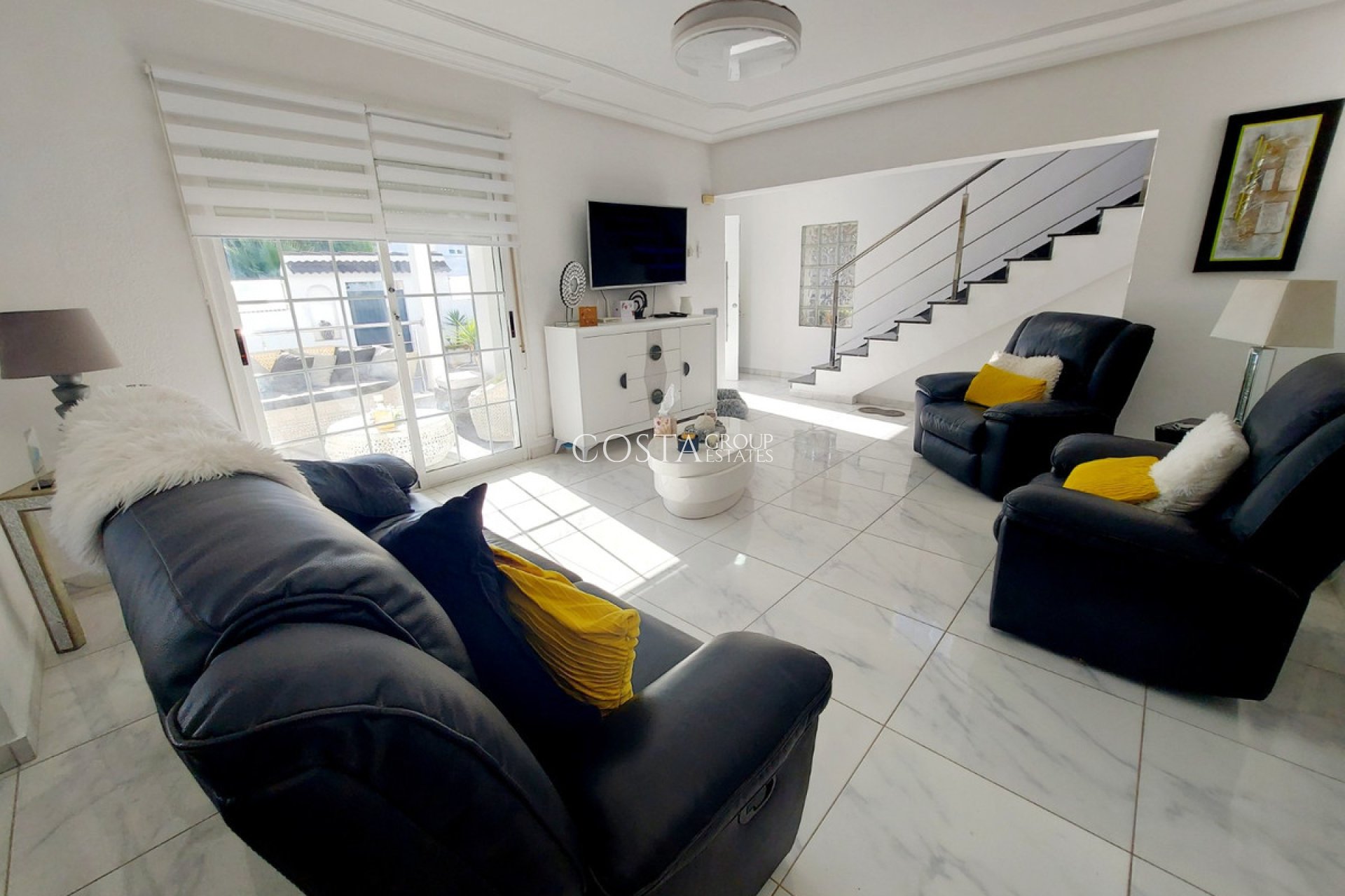 Resale - Villa -
Orihuela - Orihuela Costa