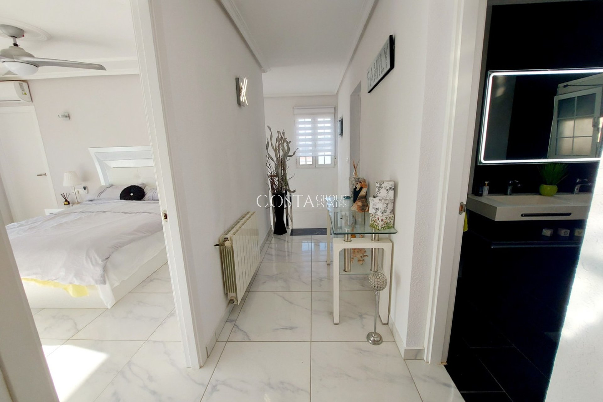 Resale - Villa -
Orihuela - Orihuela Costa