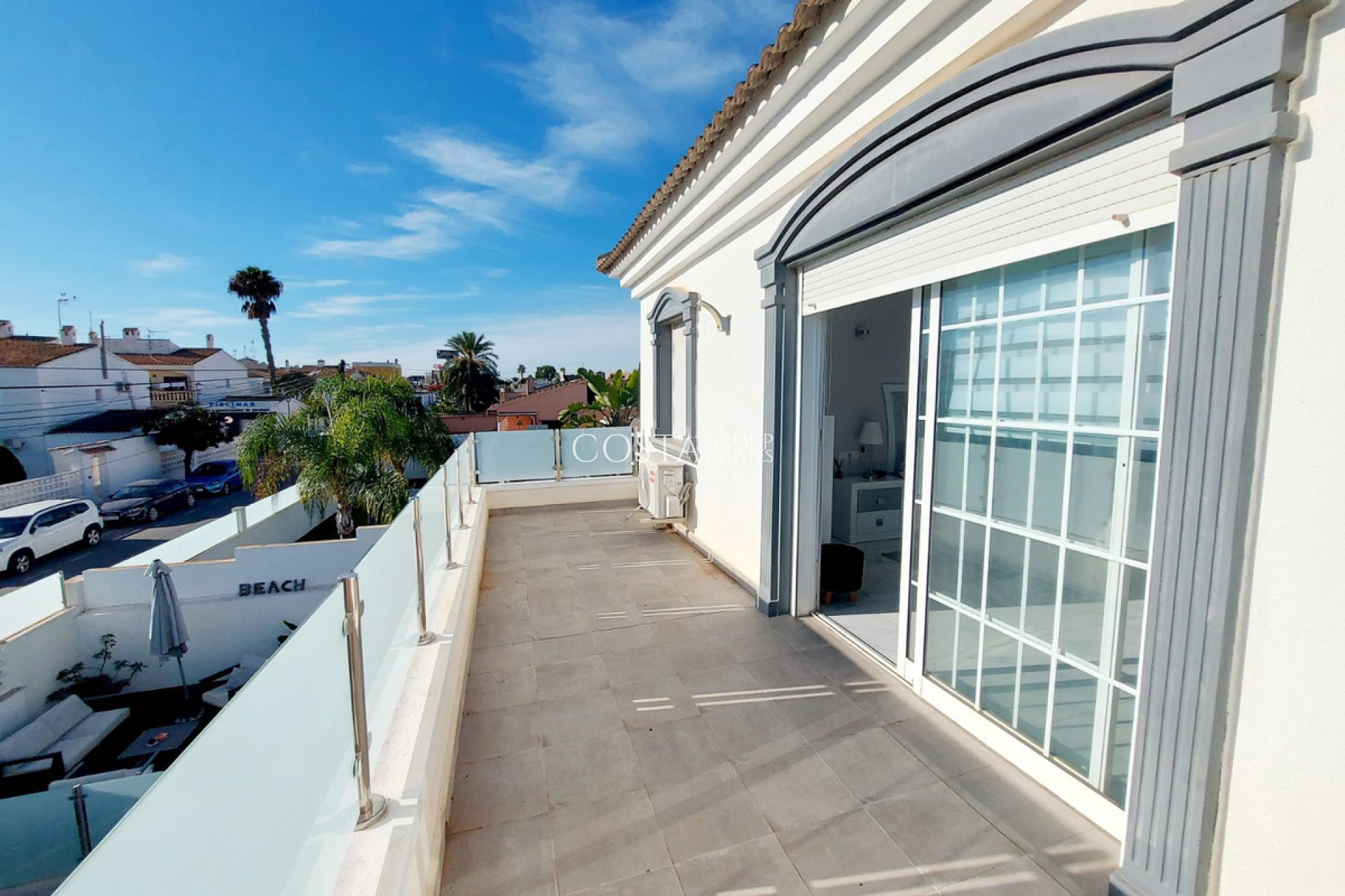 Resale - Villa -
Orihuela - Orihuela Costa