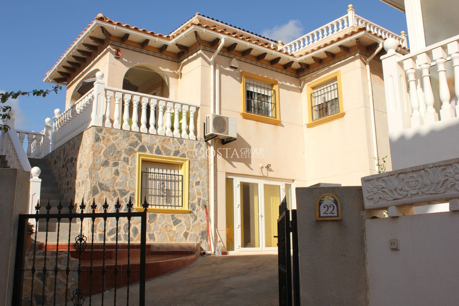 Resale - Villa -
Orihuela - Orihuela Costa