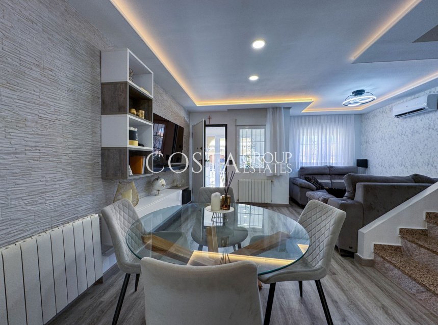 Resale - Villa -
Orihuela - Orihuela Costa