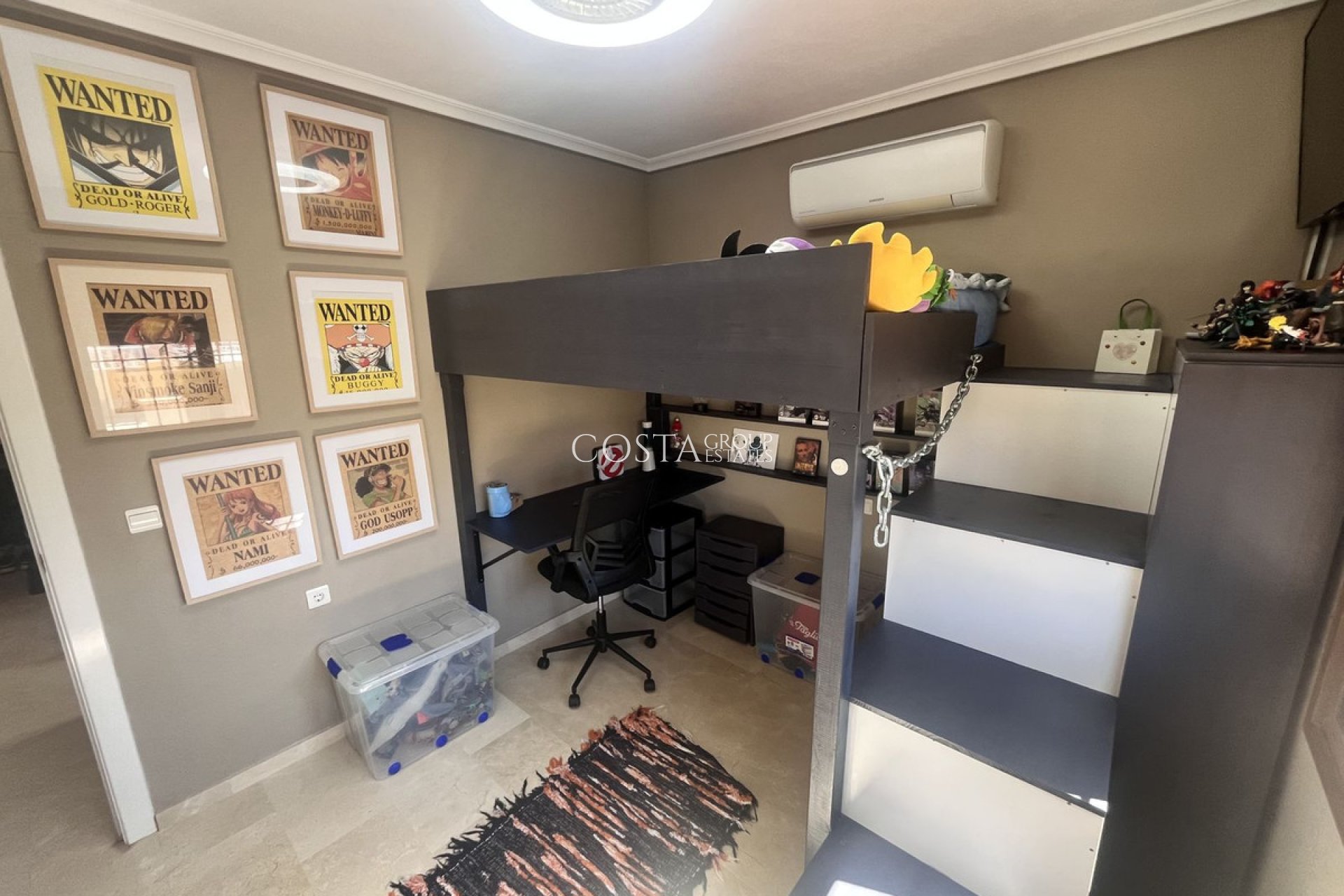 Resale - Villa -
Orihuela - Orihuela Costa