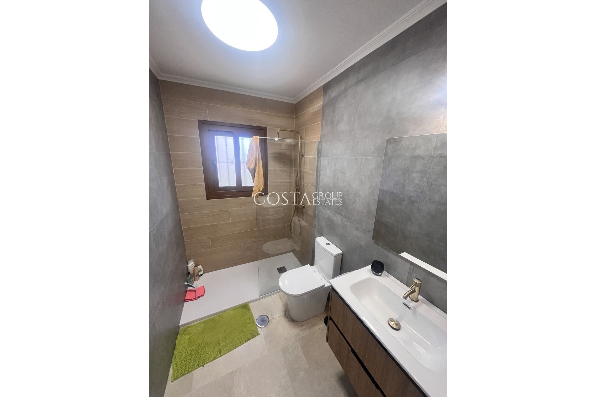 Resale - Villa -
Orihuela - Orihuela Costa