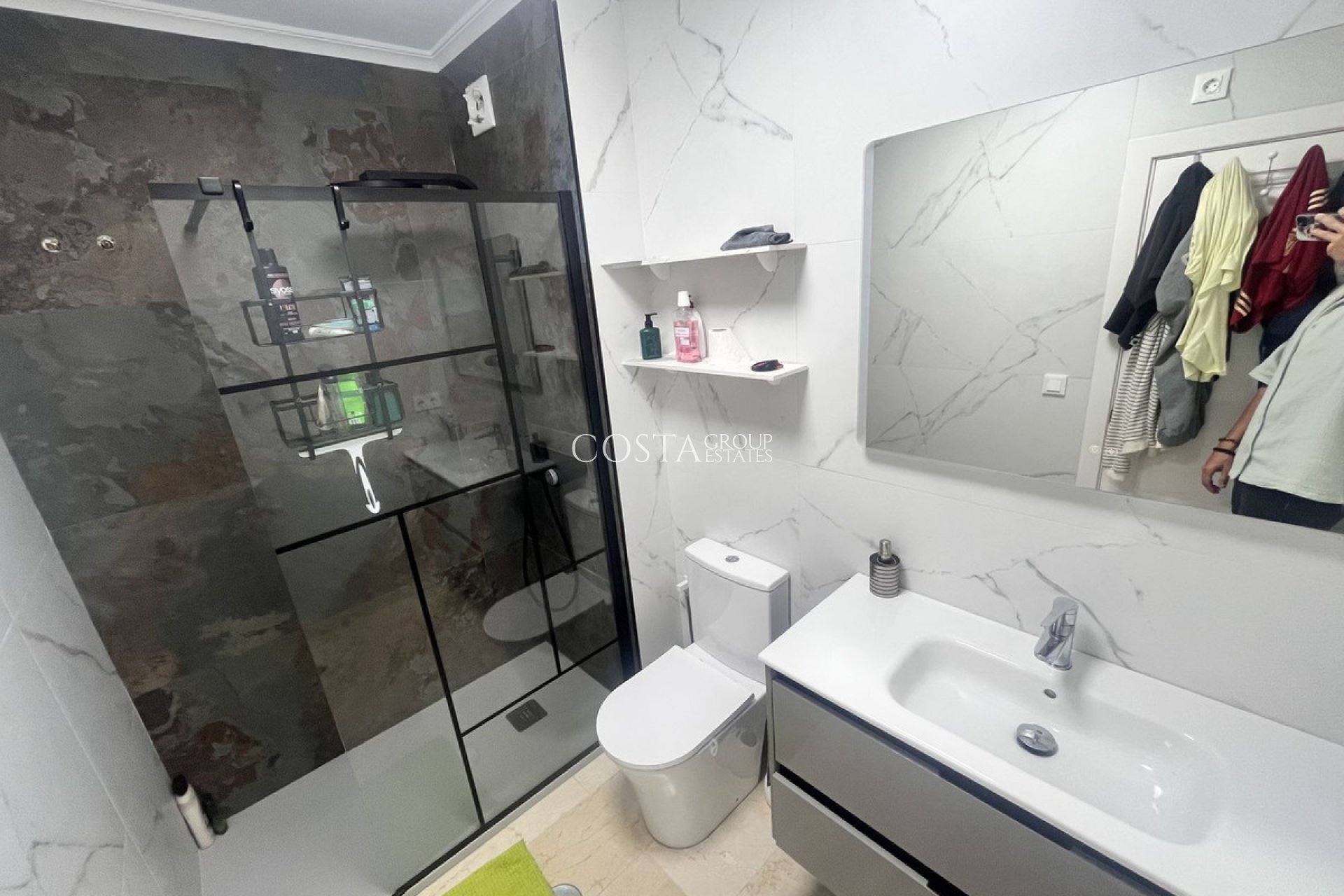 Resale - Villa -
Orihuela - Orihuela Costa
