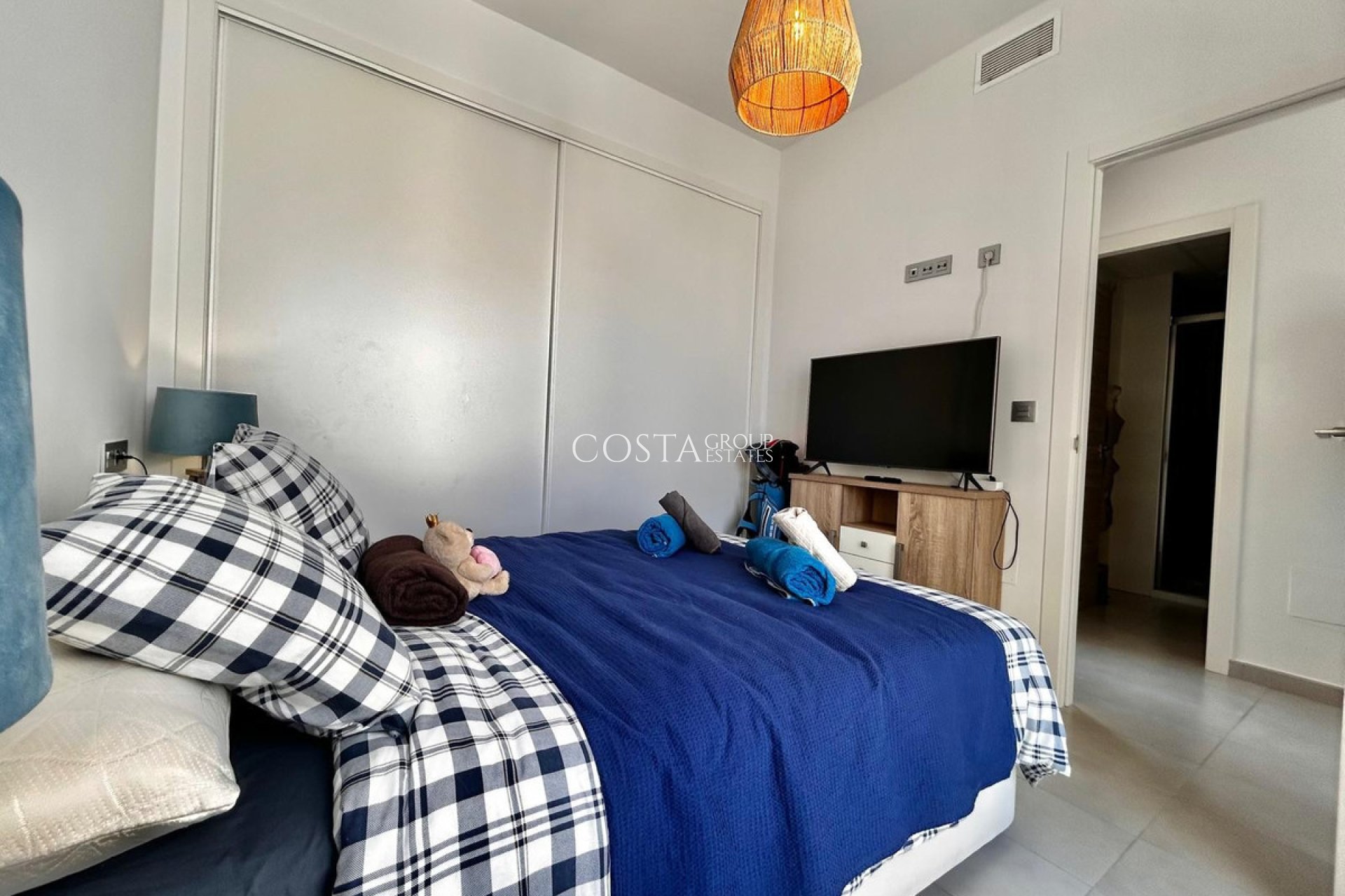 Resale - Villa -
Orihuela - Orihuela Costa