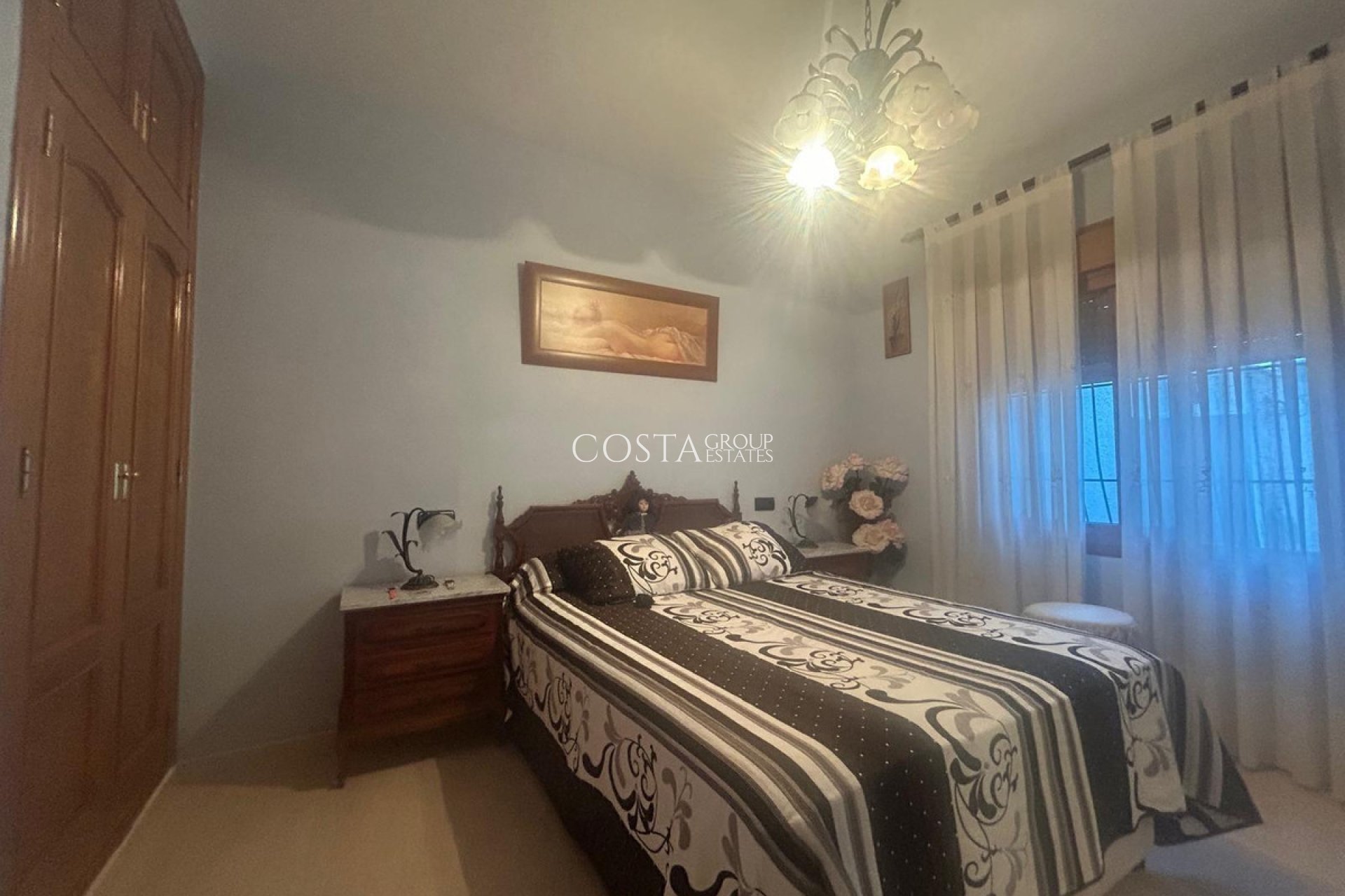 Resale - Villa -
Orihuela - Orihuela Costa