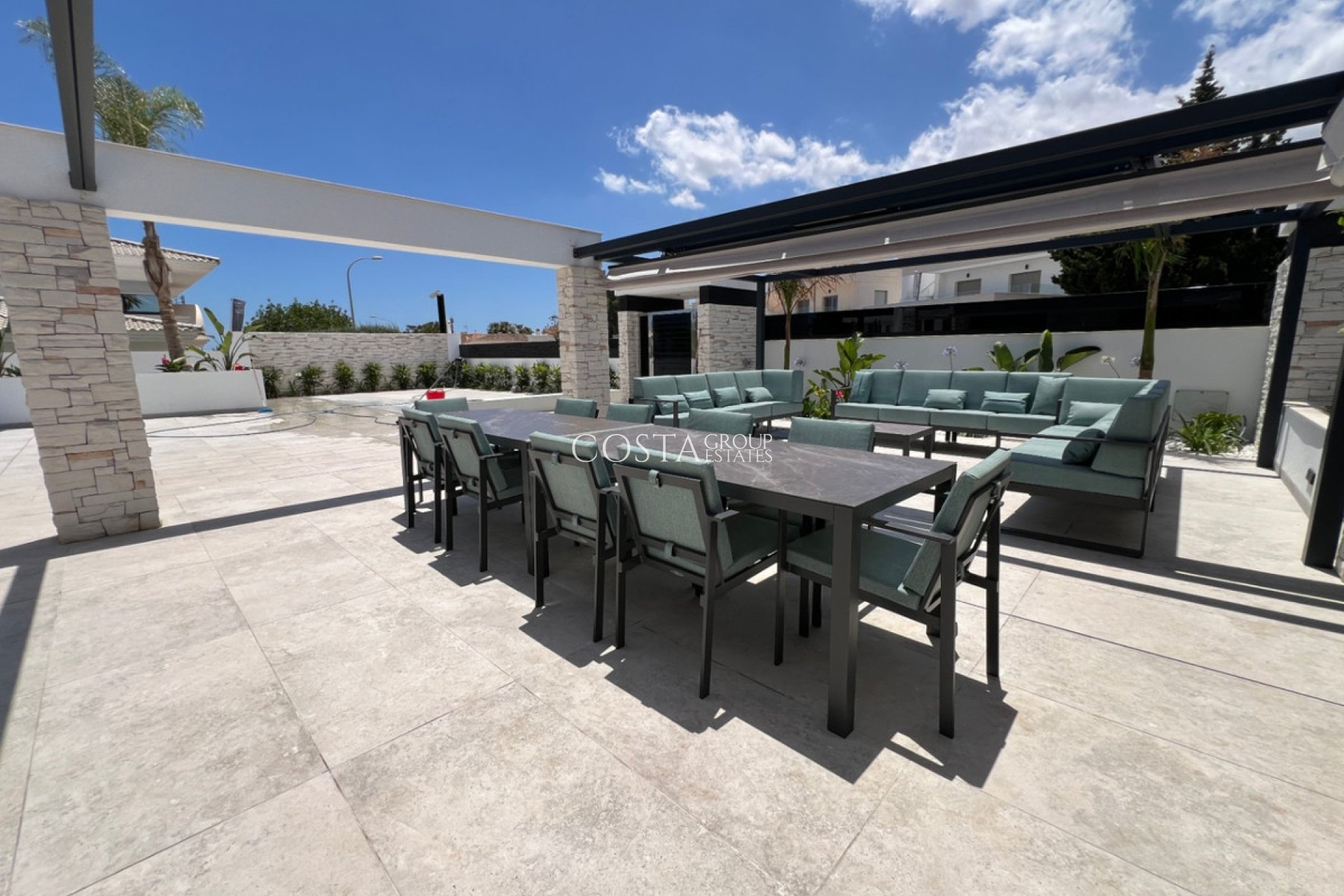 Resale - Villa -
Orihuela - Orihuela Costa