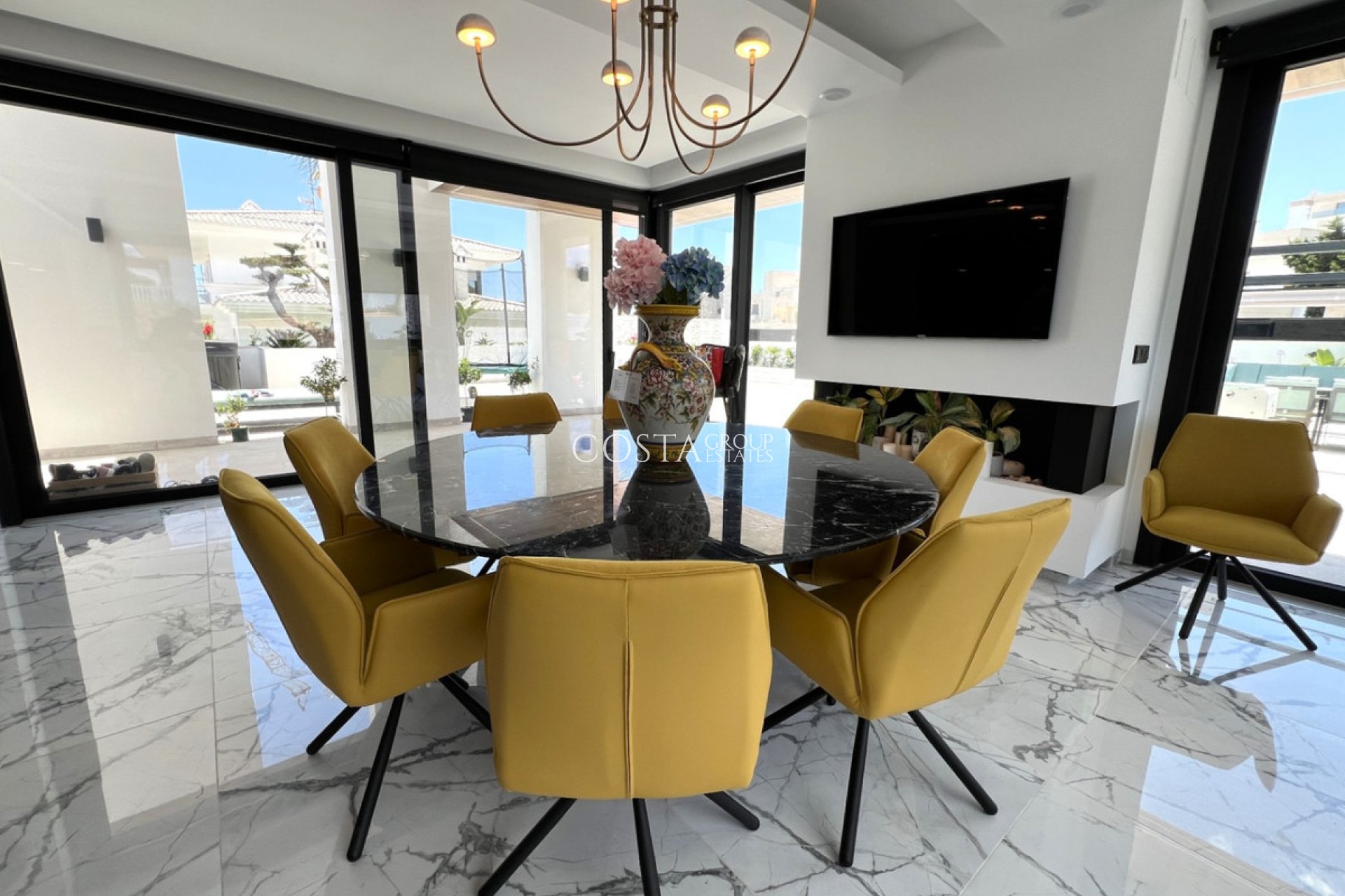 Resale - Villa -
Orihuela - Orihuela Costa