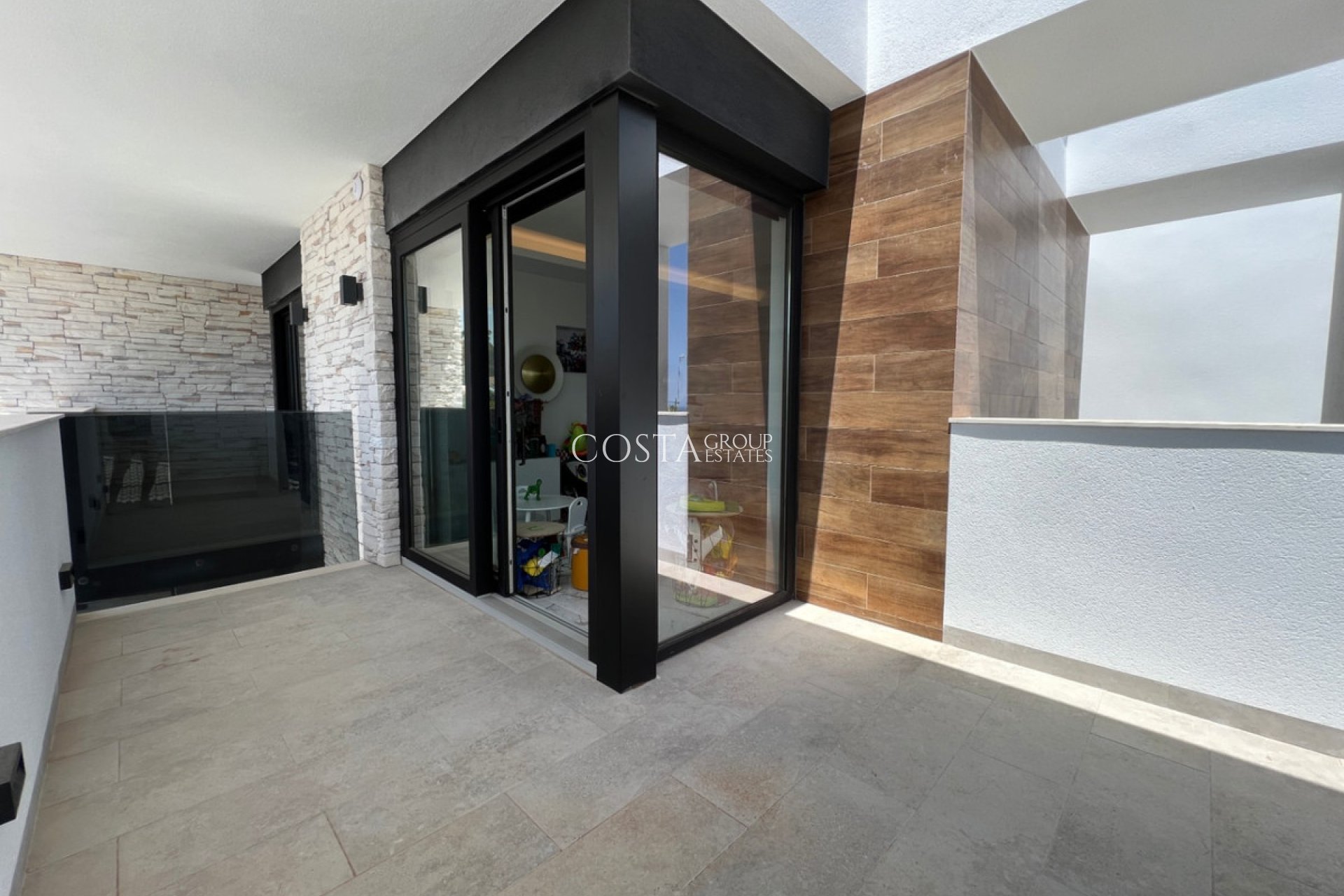 Resale - Villa -
Orihuela - Orihuela Costa