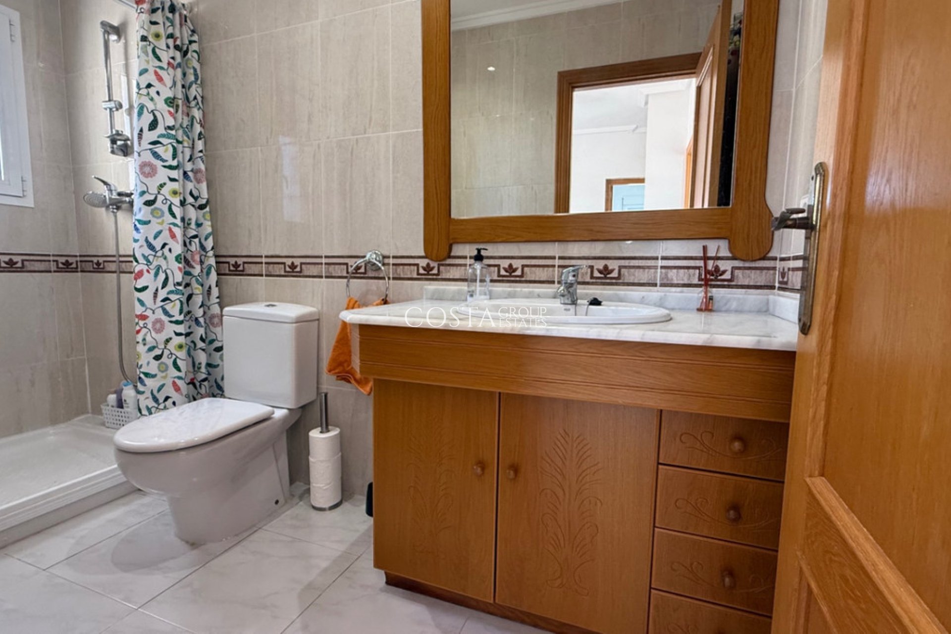 Resale - Villa -
Orihuela - Orihuela Costa