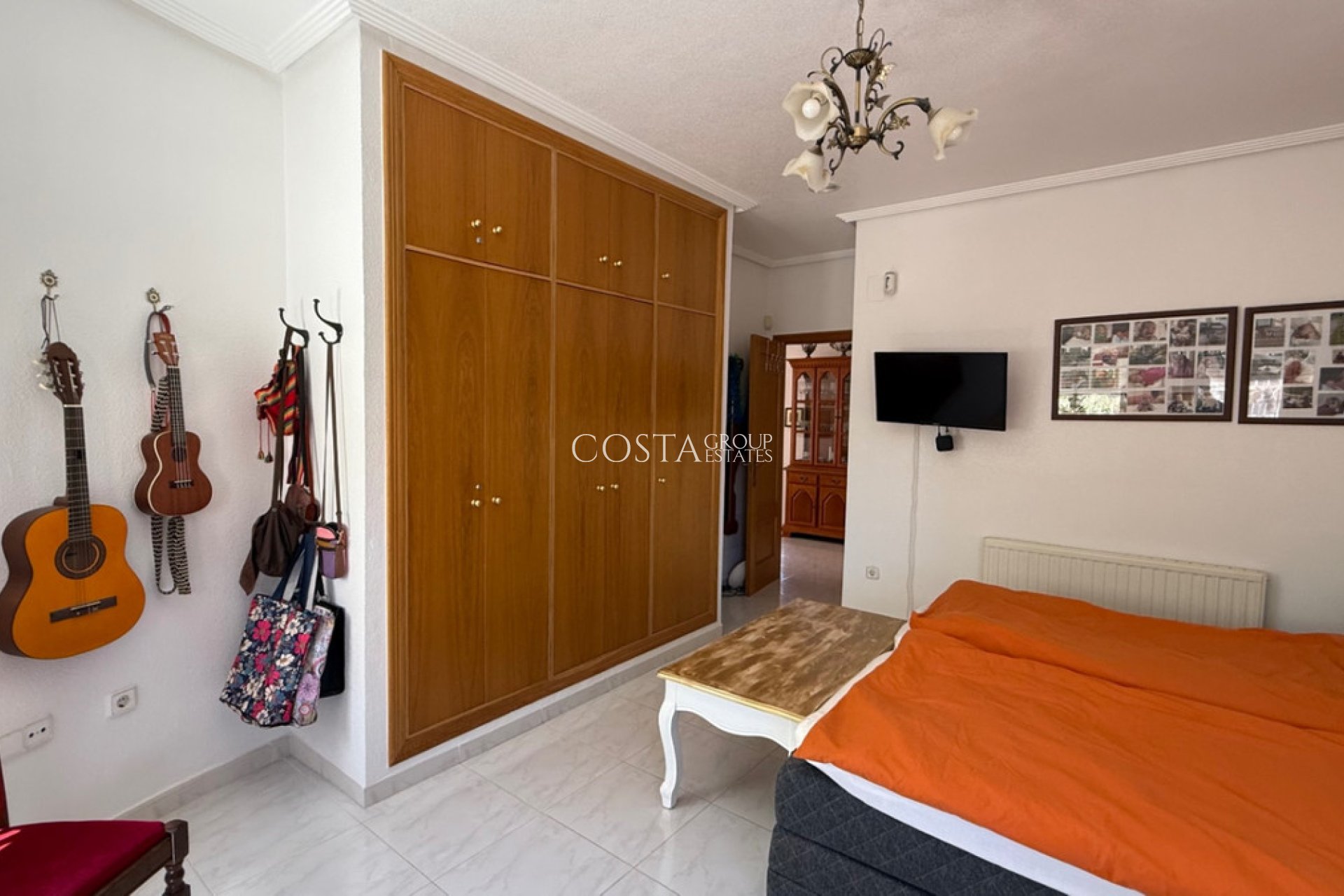 Resale - Villa -
Orihuela - Orihuela Costa