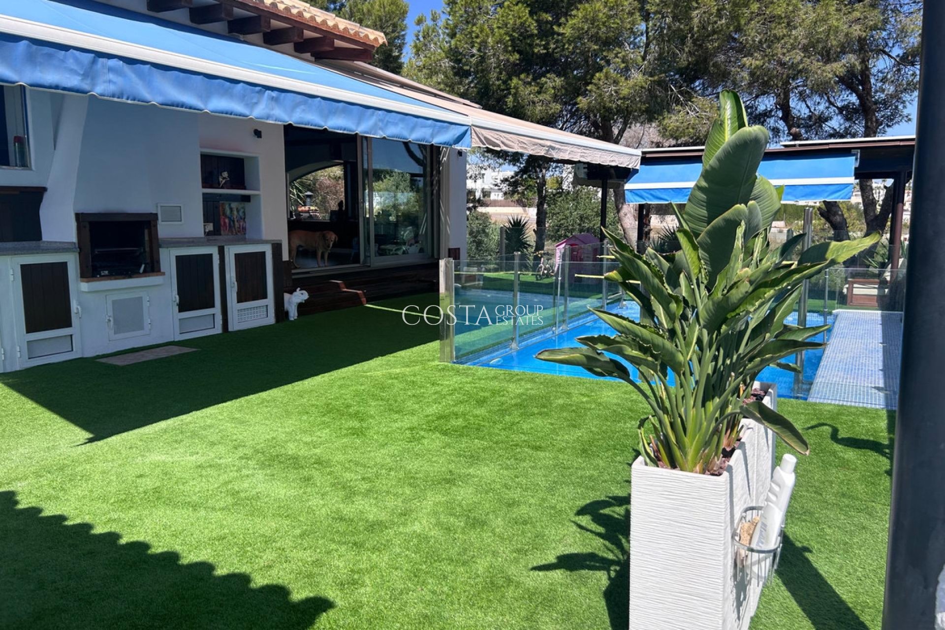 Resale - Villa -
Orihuela - Orihuela Costa