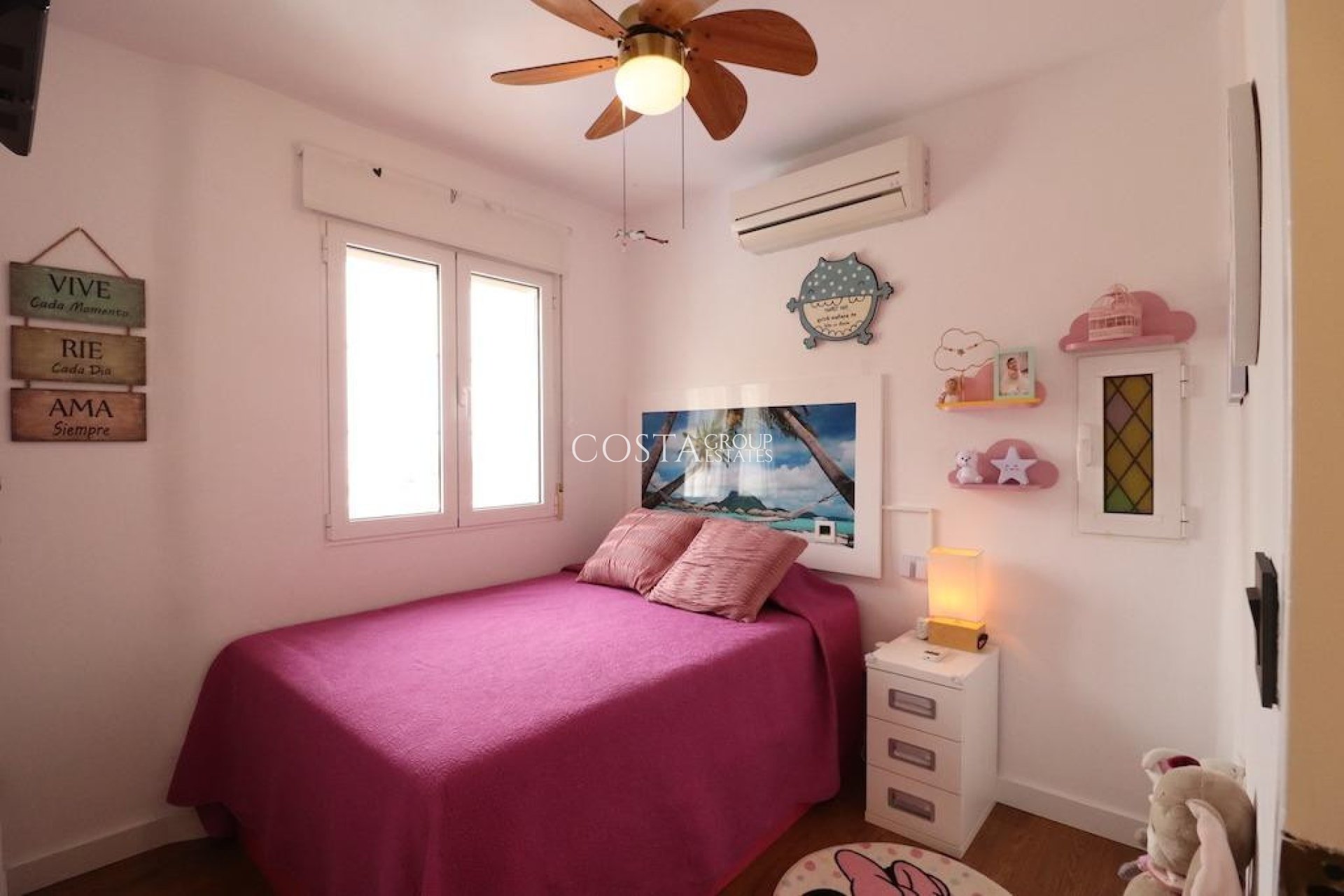 Resale - Villa -
Orihuela - Orihuela Costa