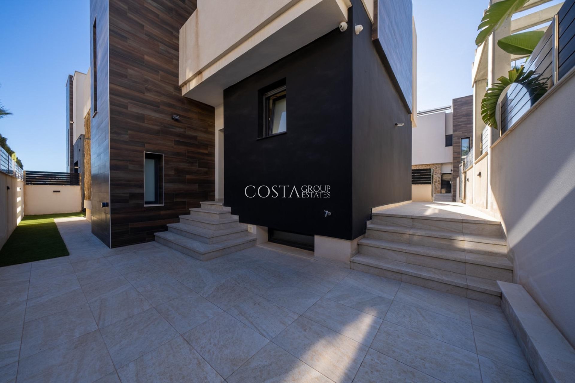 Resale - Villa -
Orihuela - Orihuela Costa