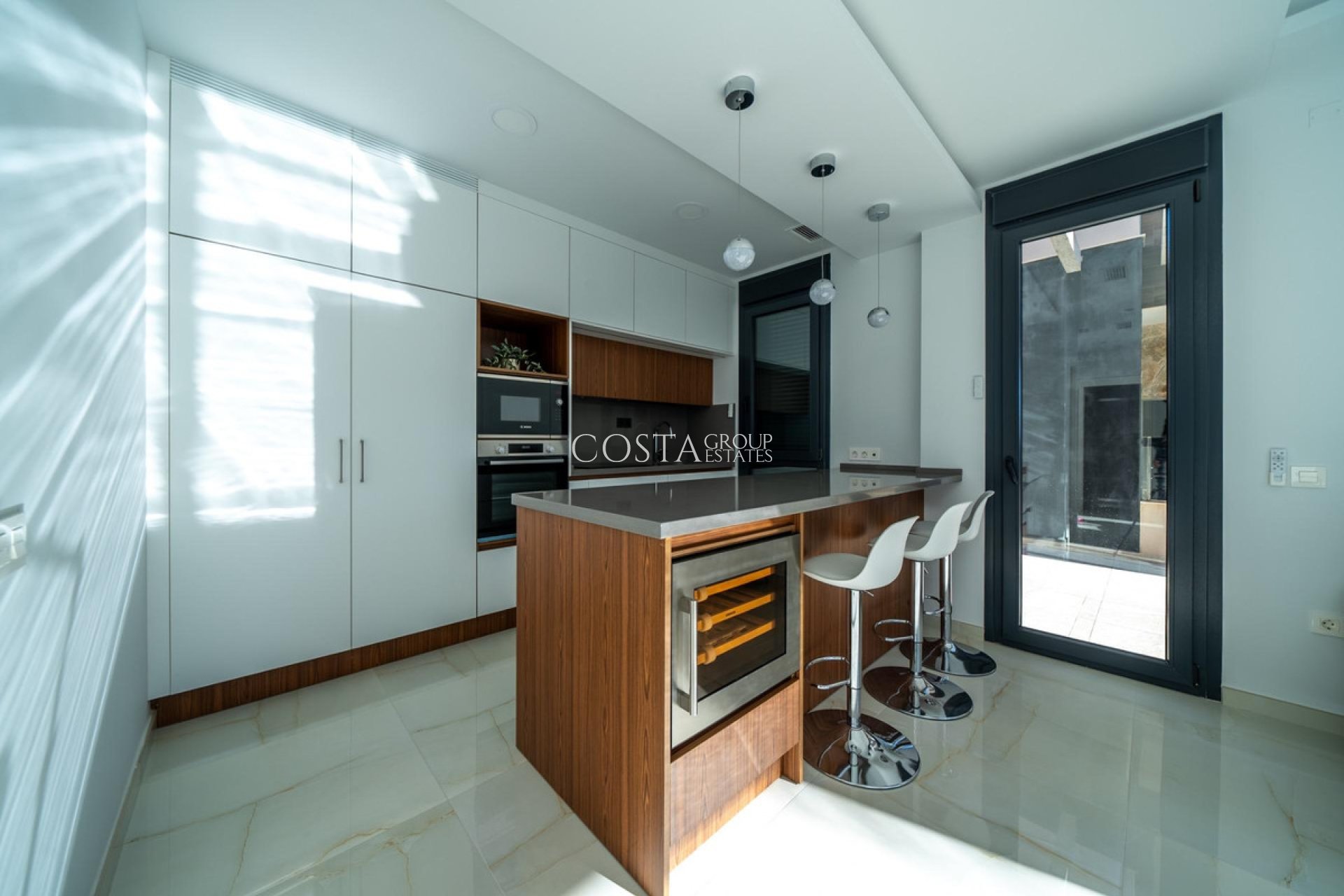 Resale - Villa -
Orihuela - Orihuela Costa