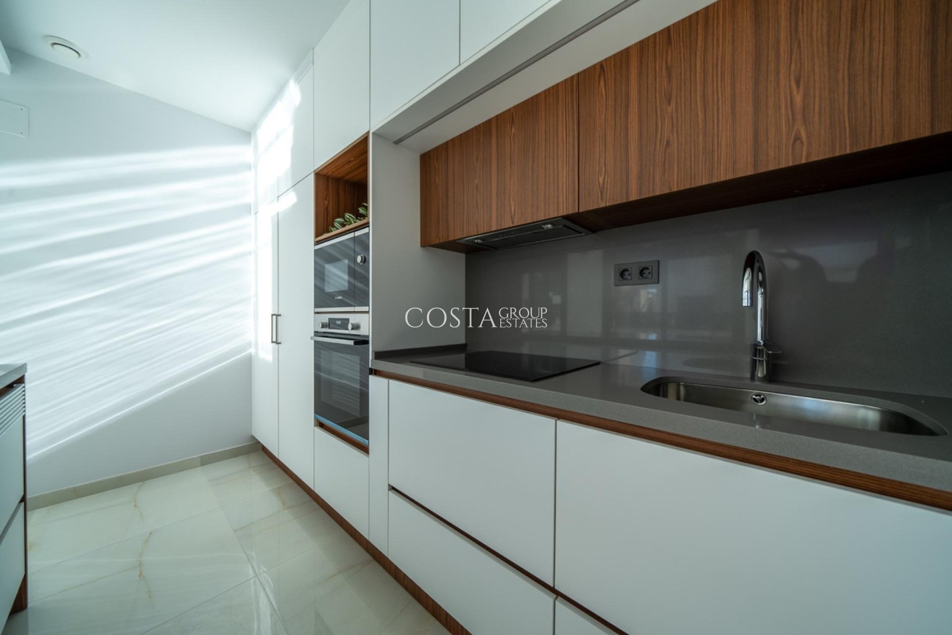 Resale - Villa -
Orihuela - Orihuela Costa