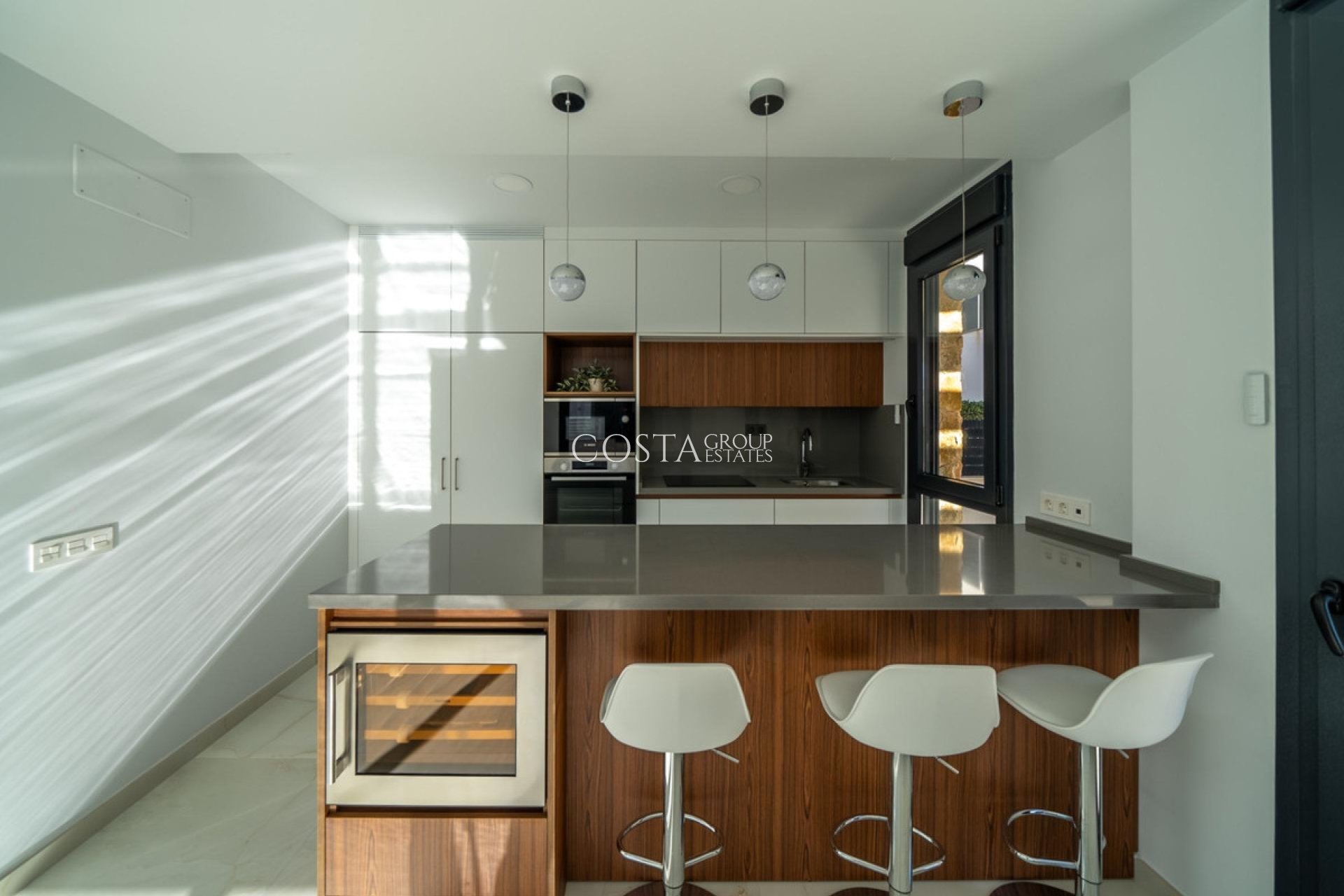 Resale - Villa -
Orihuela - Orihuela Costa