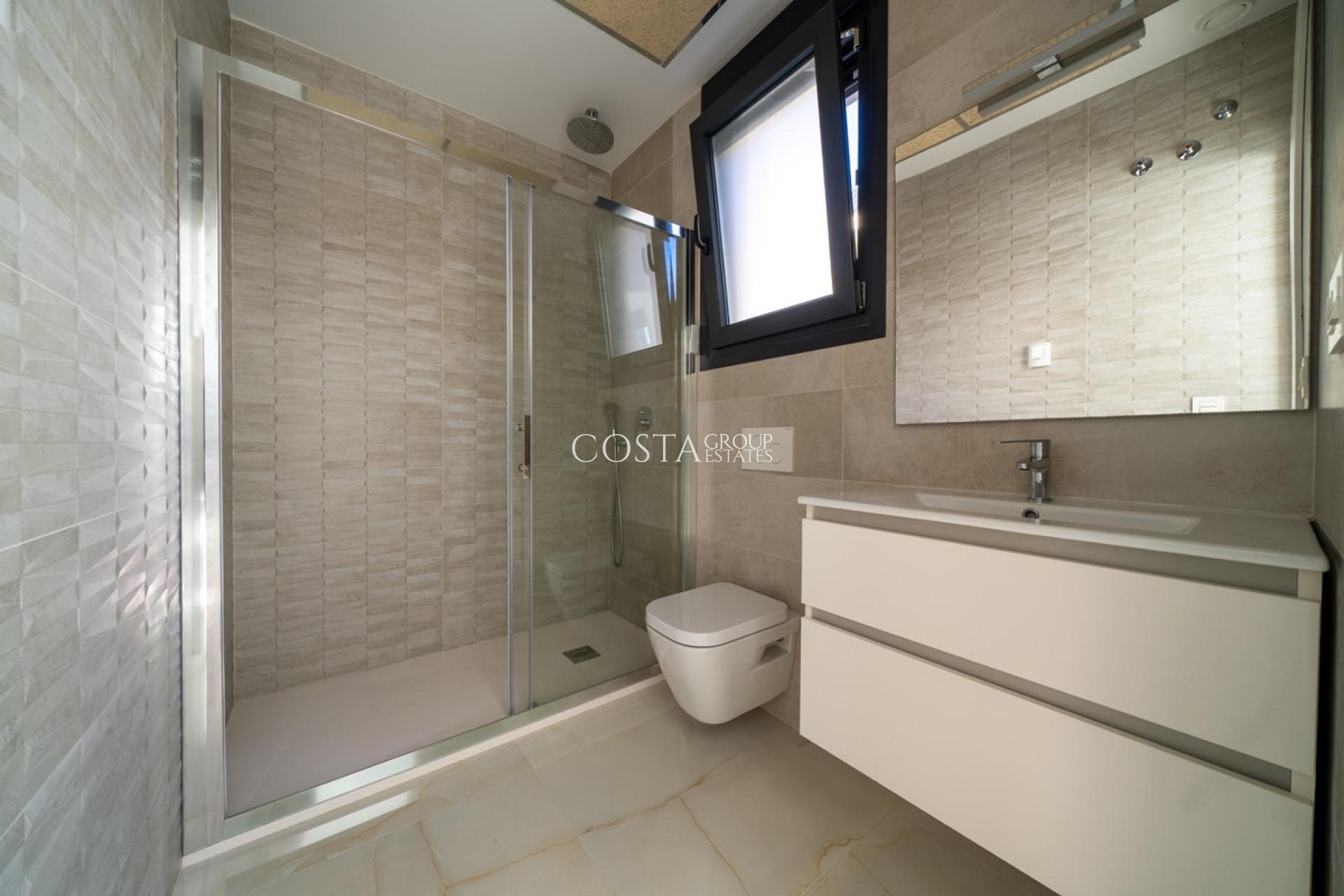 Resale - Villa -
Orihuela - Orihuela Costa