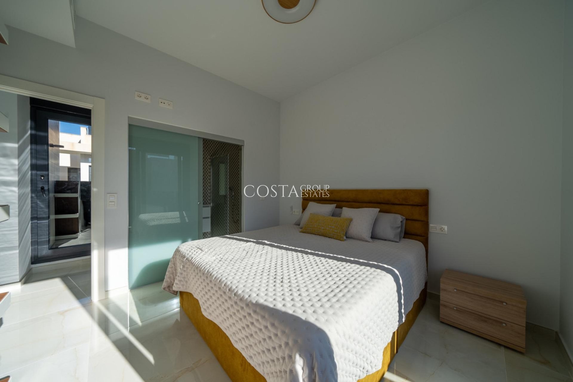 Resale - Villa -
Orihuela - Orihuela Costa
