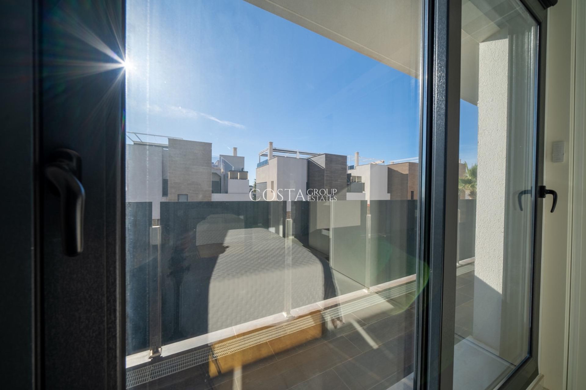 Resale - Villa -
Orihuela - Orihuela Costa