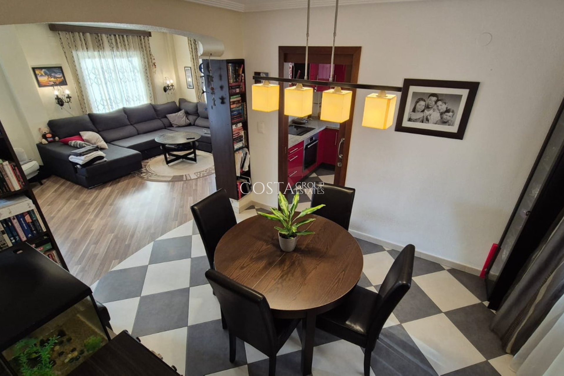 Resale - Villa -
Orihuela - Orihuela Costa