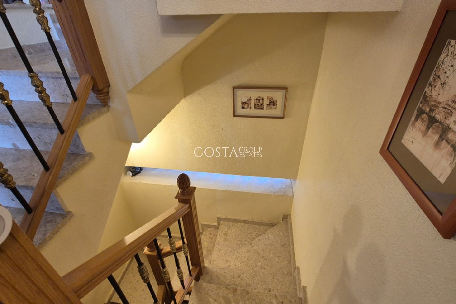 Resale - Villa -
Orihuela - Orihuela Costa