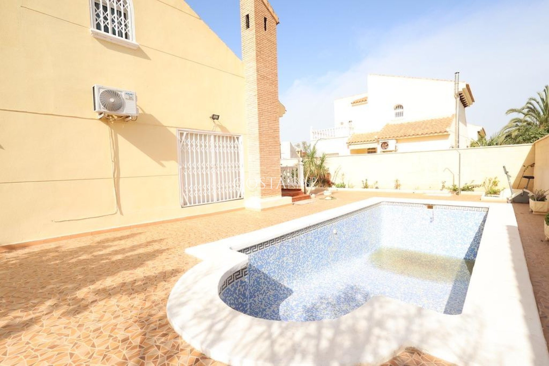 Resale - Villa -
Orihuela - Playa Flamenca