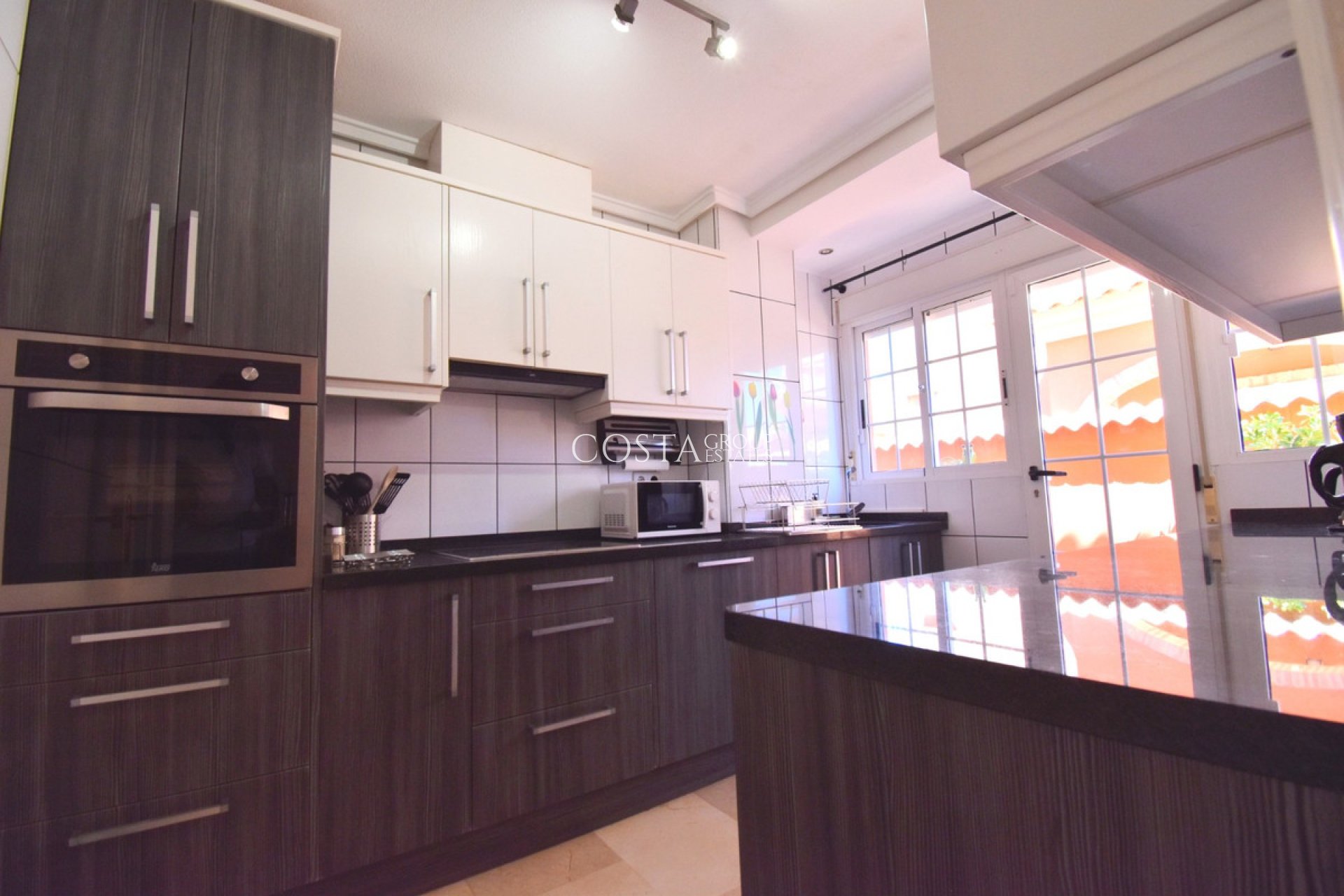 Resale - Villa -
Orihuela - Playa Flamenca