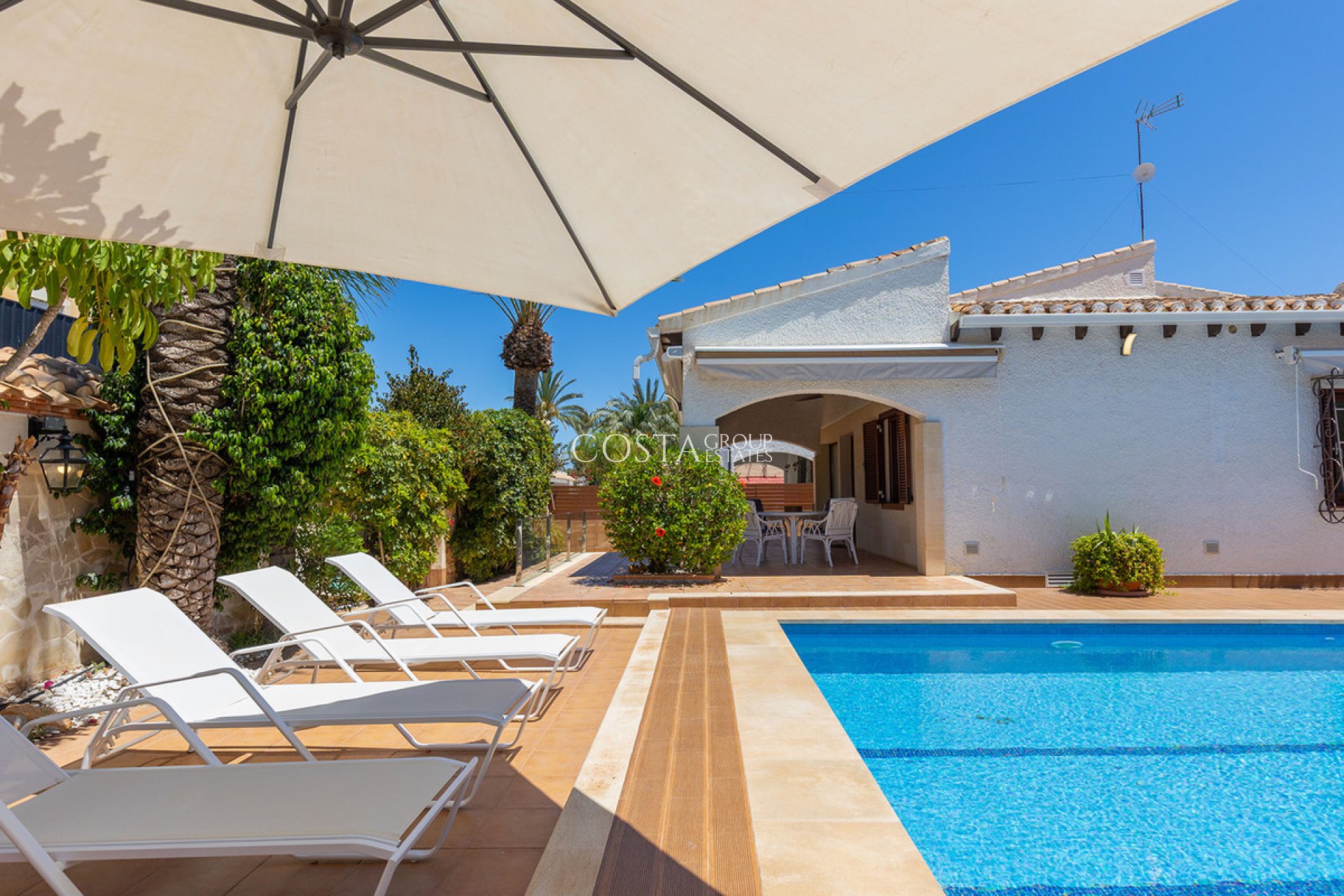 Resale - Villa -
Orihuela - Punta Prima