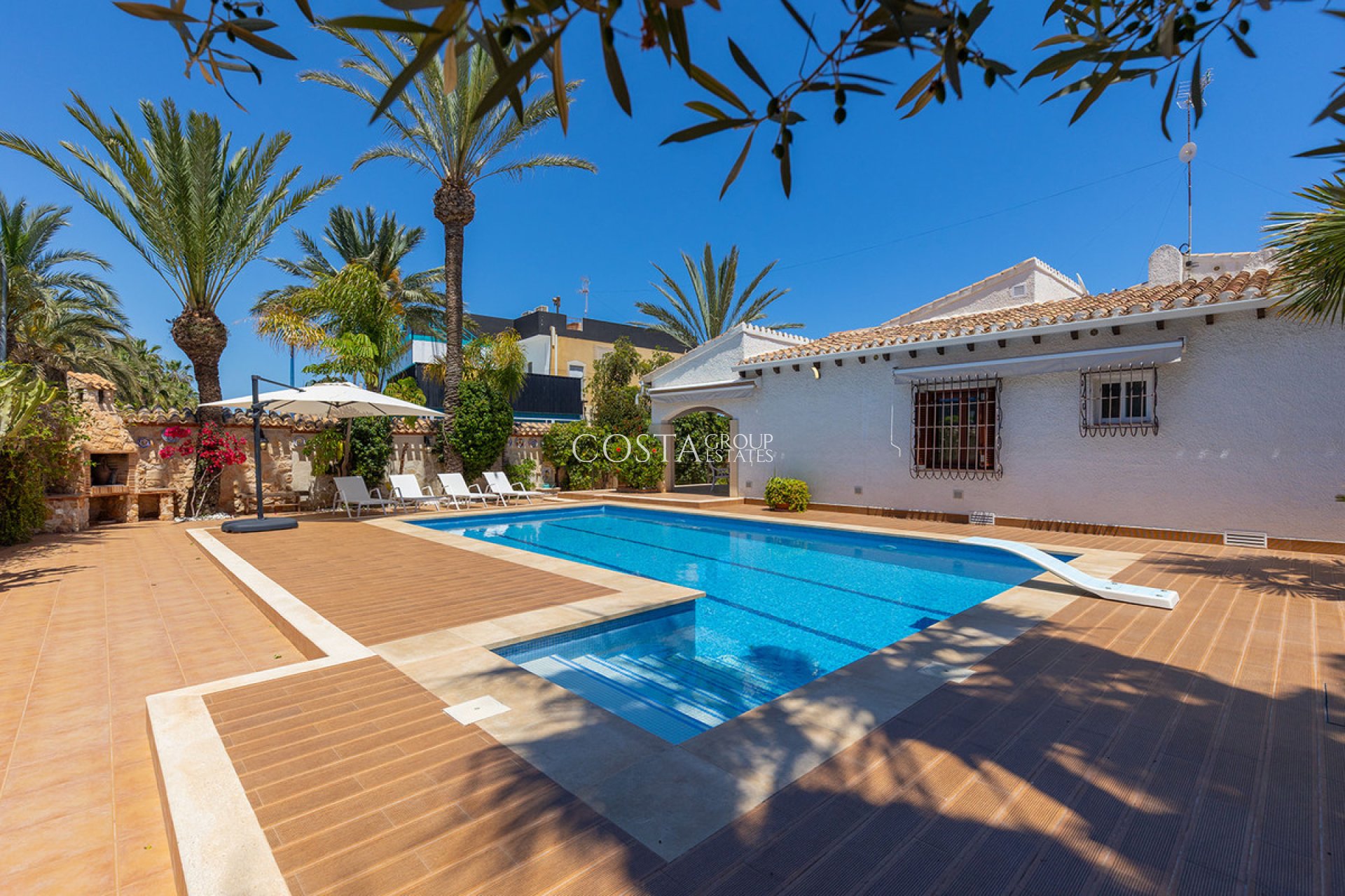 Resale - Villa -
Orihuela - Punta Prima