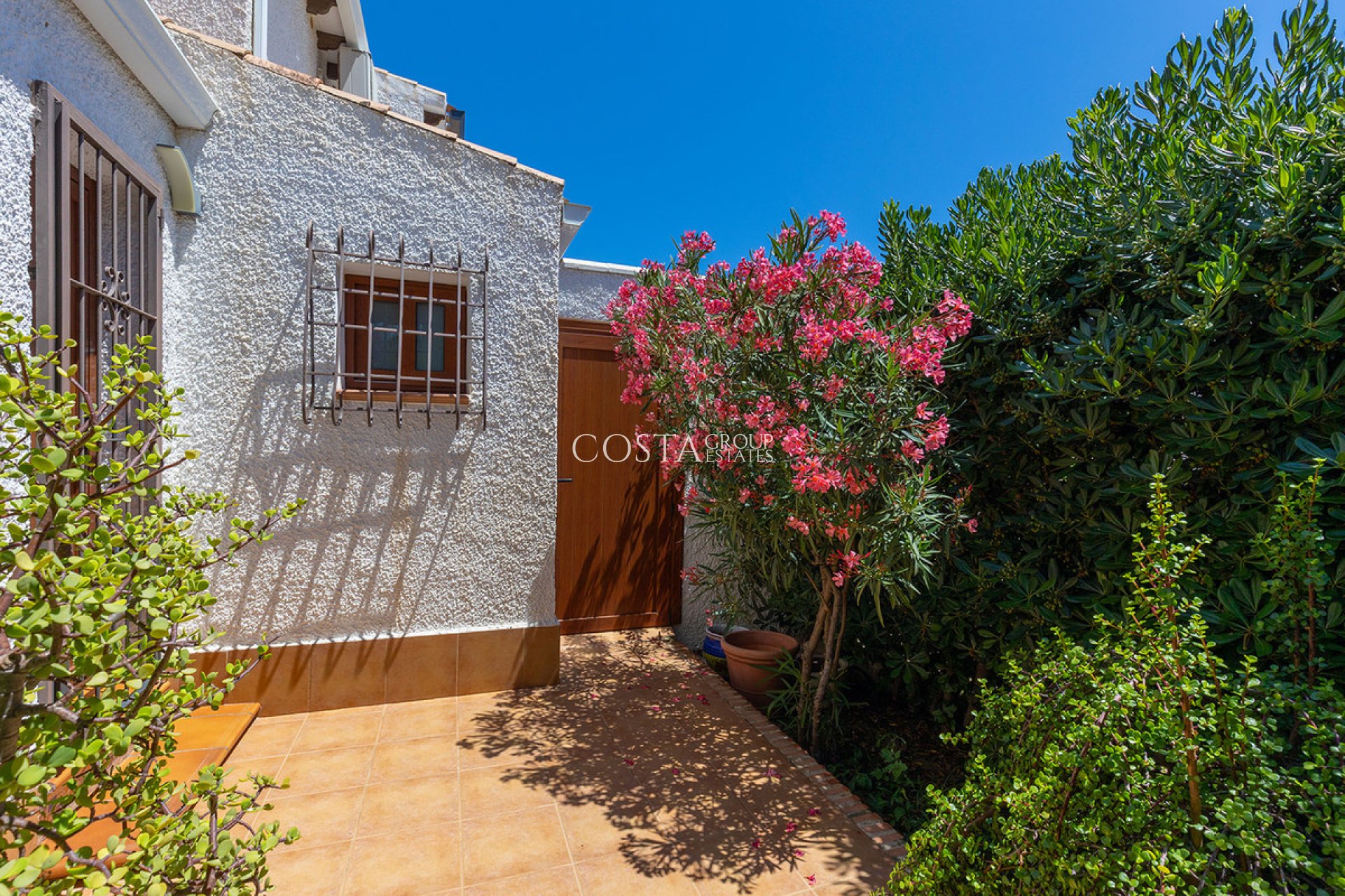 Resale - Villa -
Orihuela - Punta Prima
