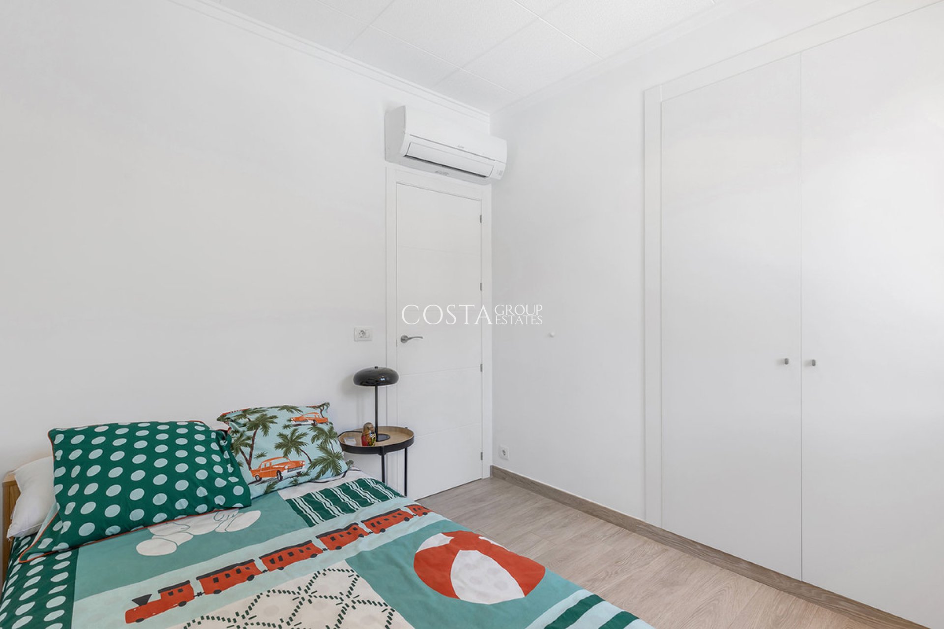 Resale - Villa -
Orihuela - Punta Prima