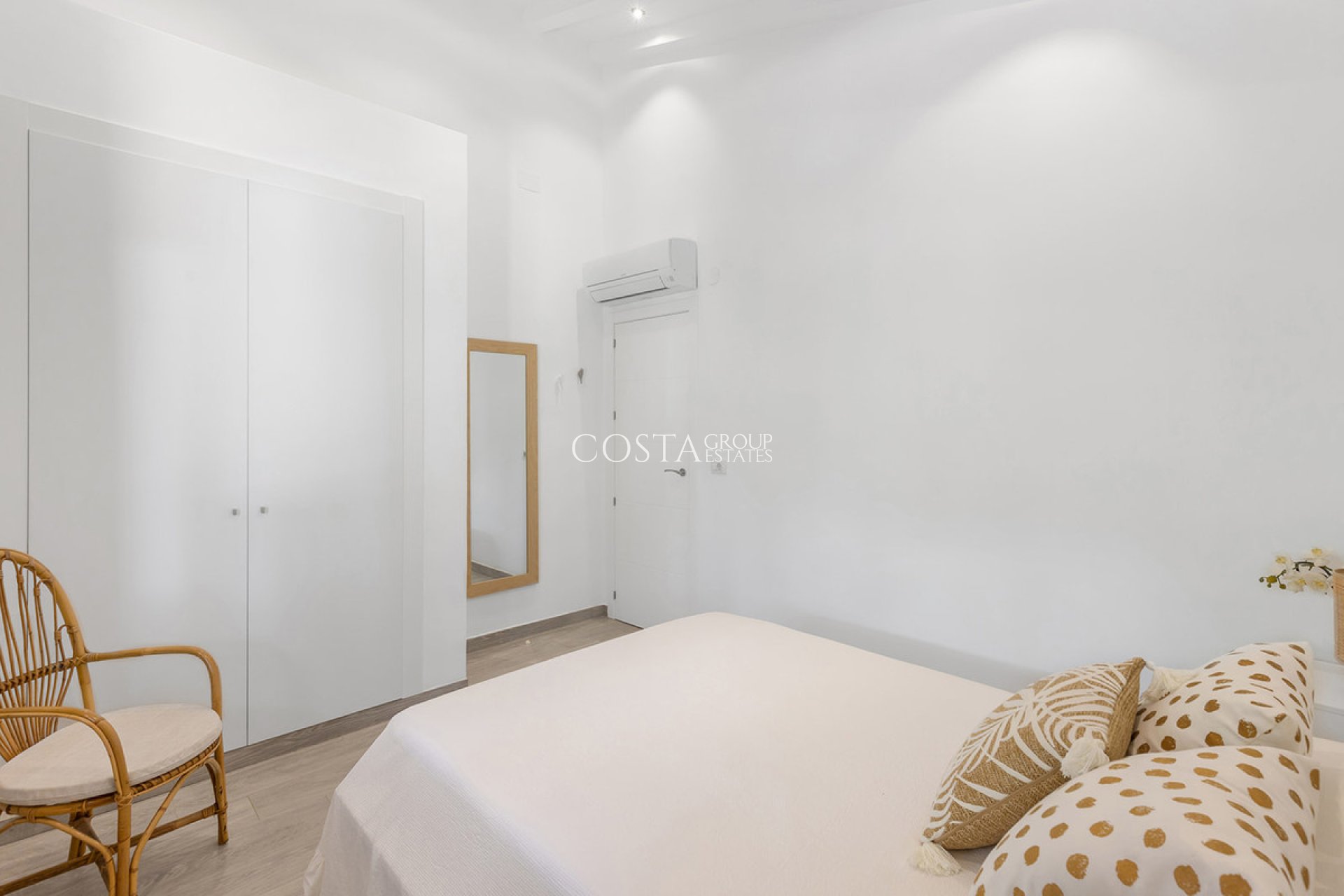 Resale - Villa -
Orihuela - Punta Prima
