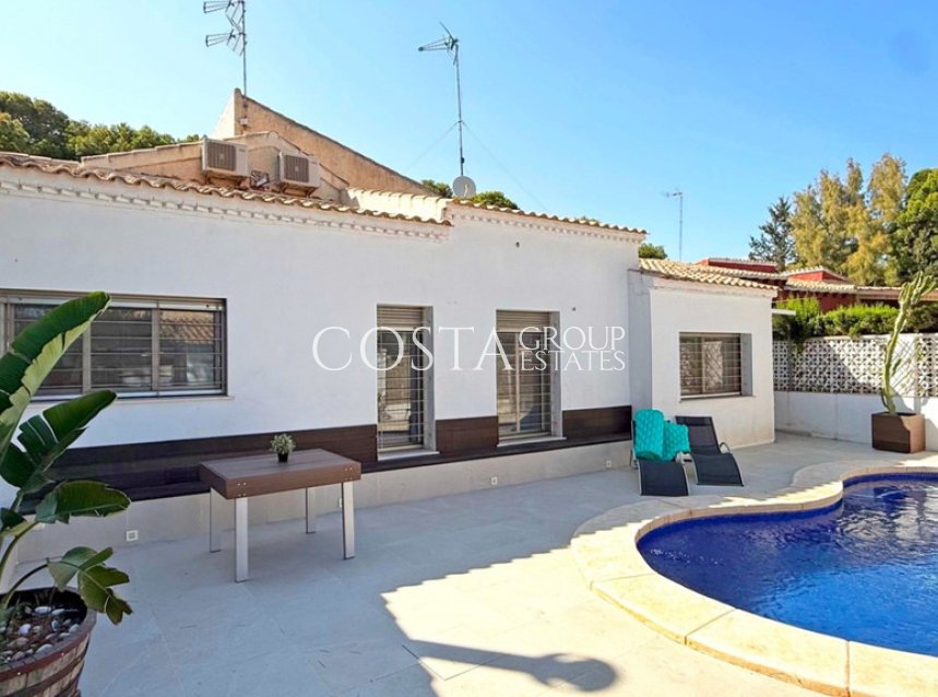 Resale - Villa -
Orihuela - Punta Prima