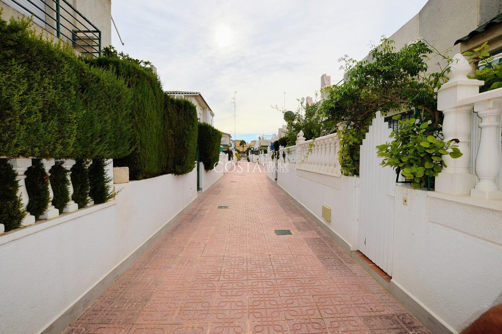 Resale - Villa -
Orihuela - Punta Prima