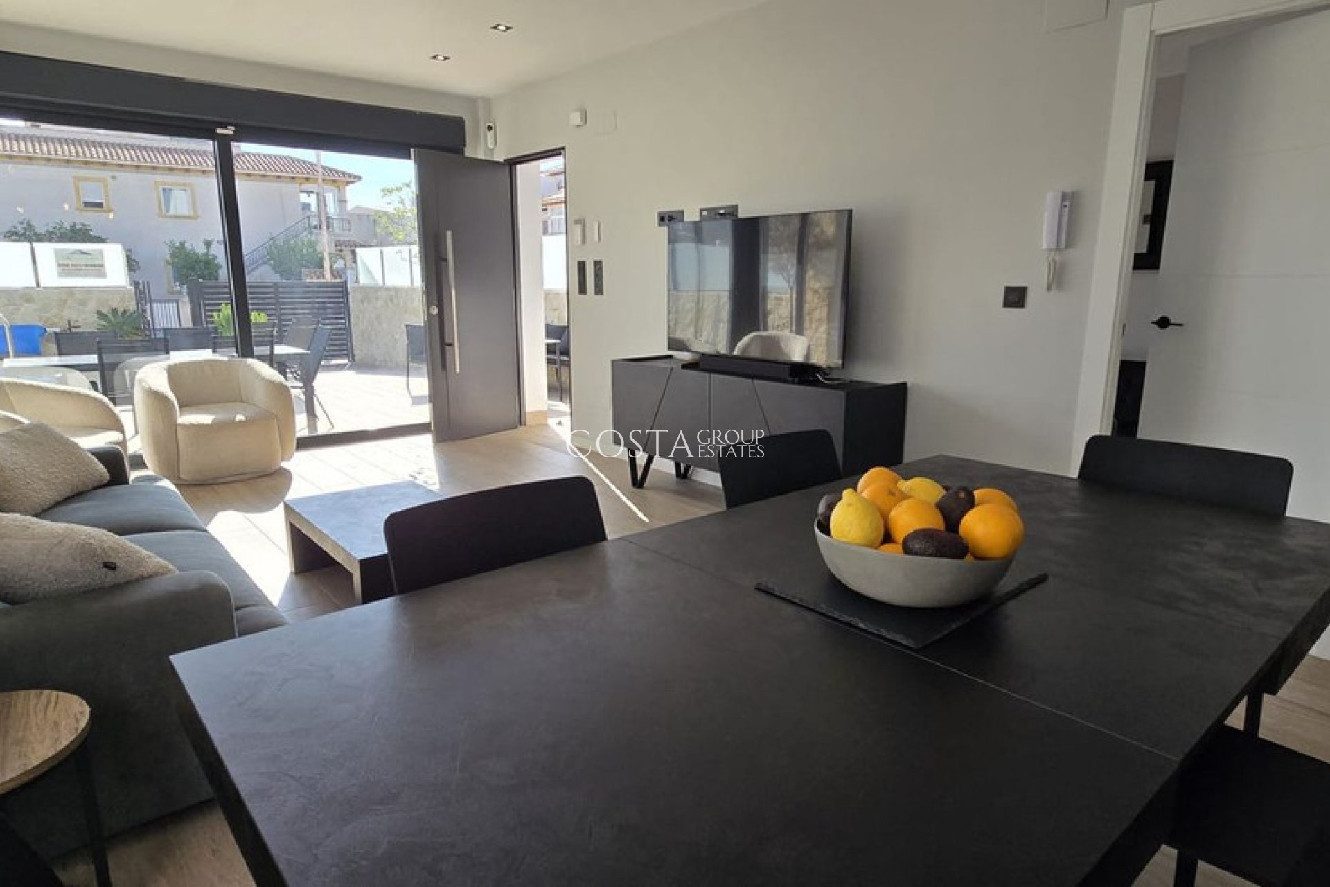 Resale - Villa -
Orihuela - Punta Prima