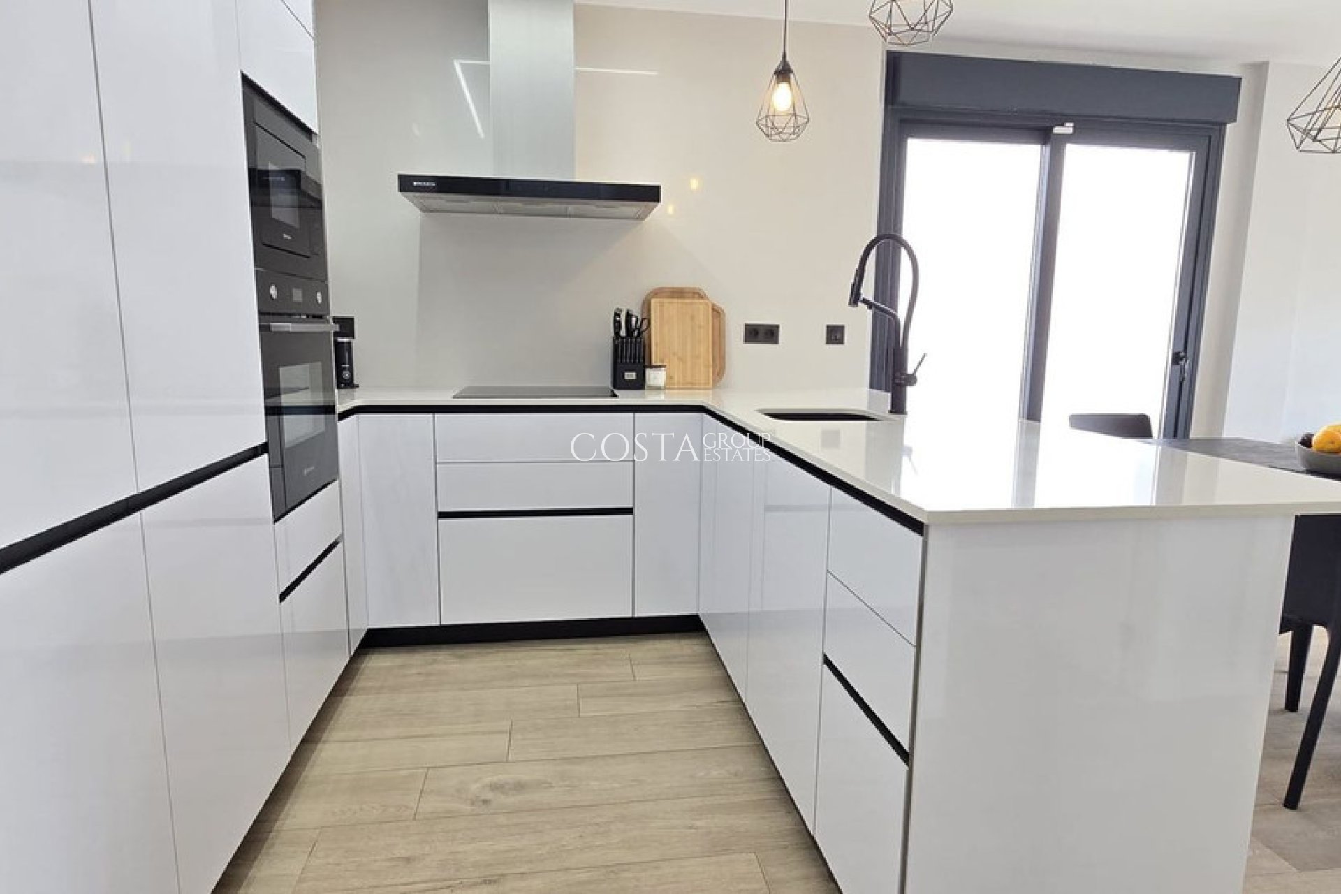 Resale - Villa -
Orihuela - Punta Prima