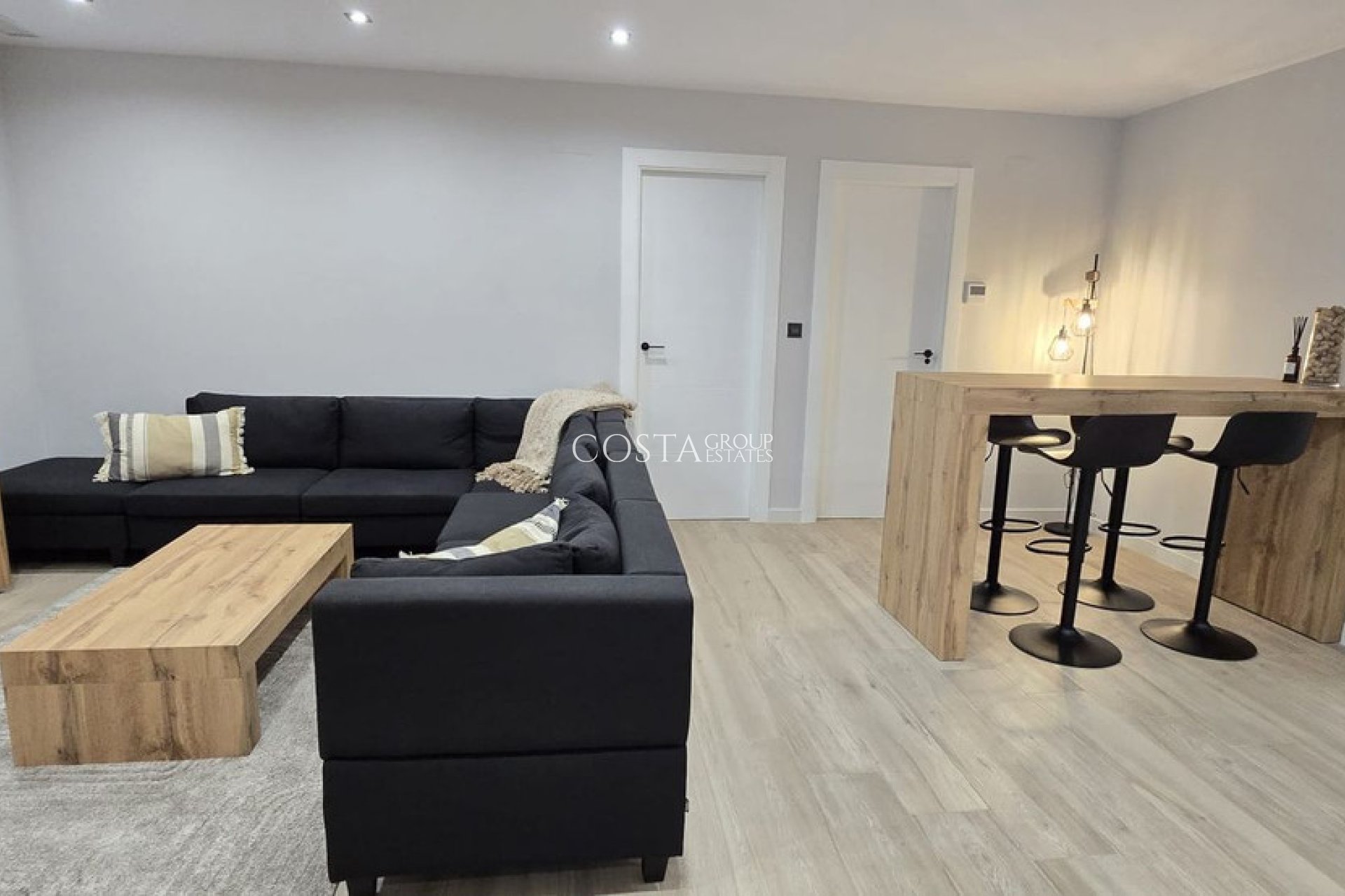 Resale - Villa -
Orihuela - Punta Prima