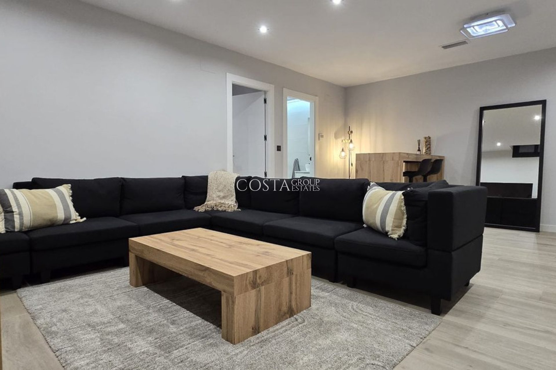 Resale - Villa -
Orihuela - Punta Prima