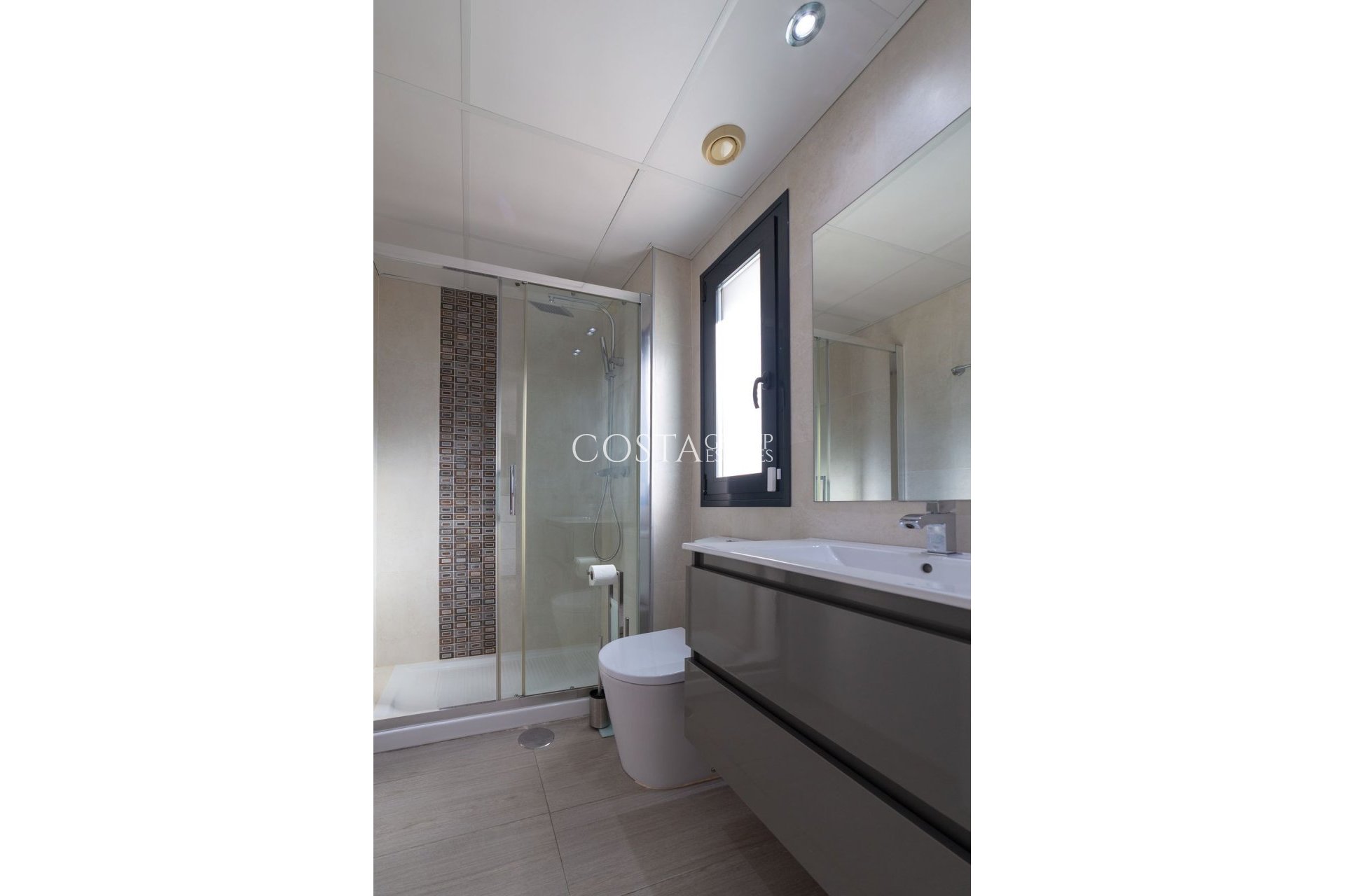 Resale - Villa -
Orihuela - Punta Prima