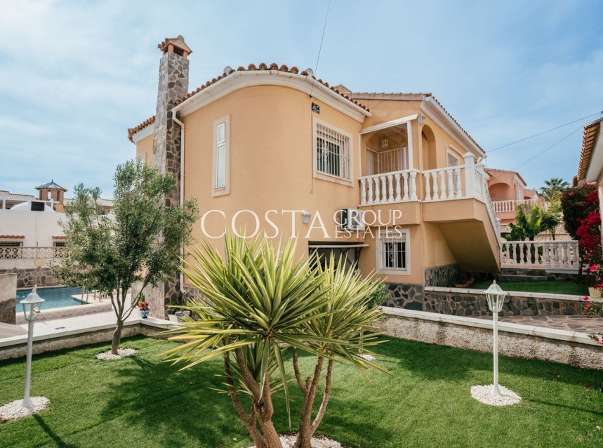 Resale - Villa -
Orihuela - Villamartin