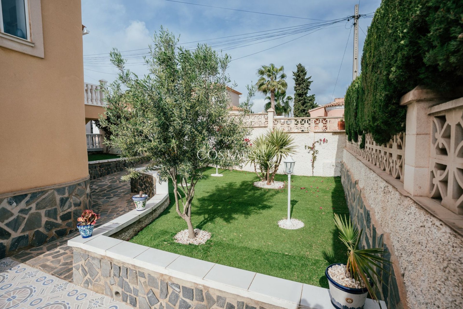 Resale - Villa -
Orihuela - Villamartin