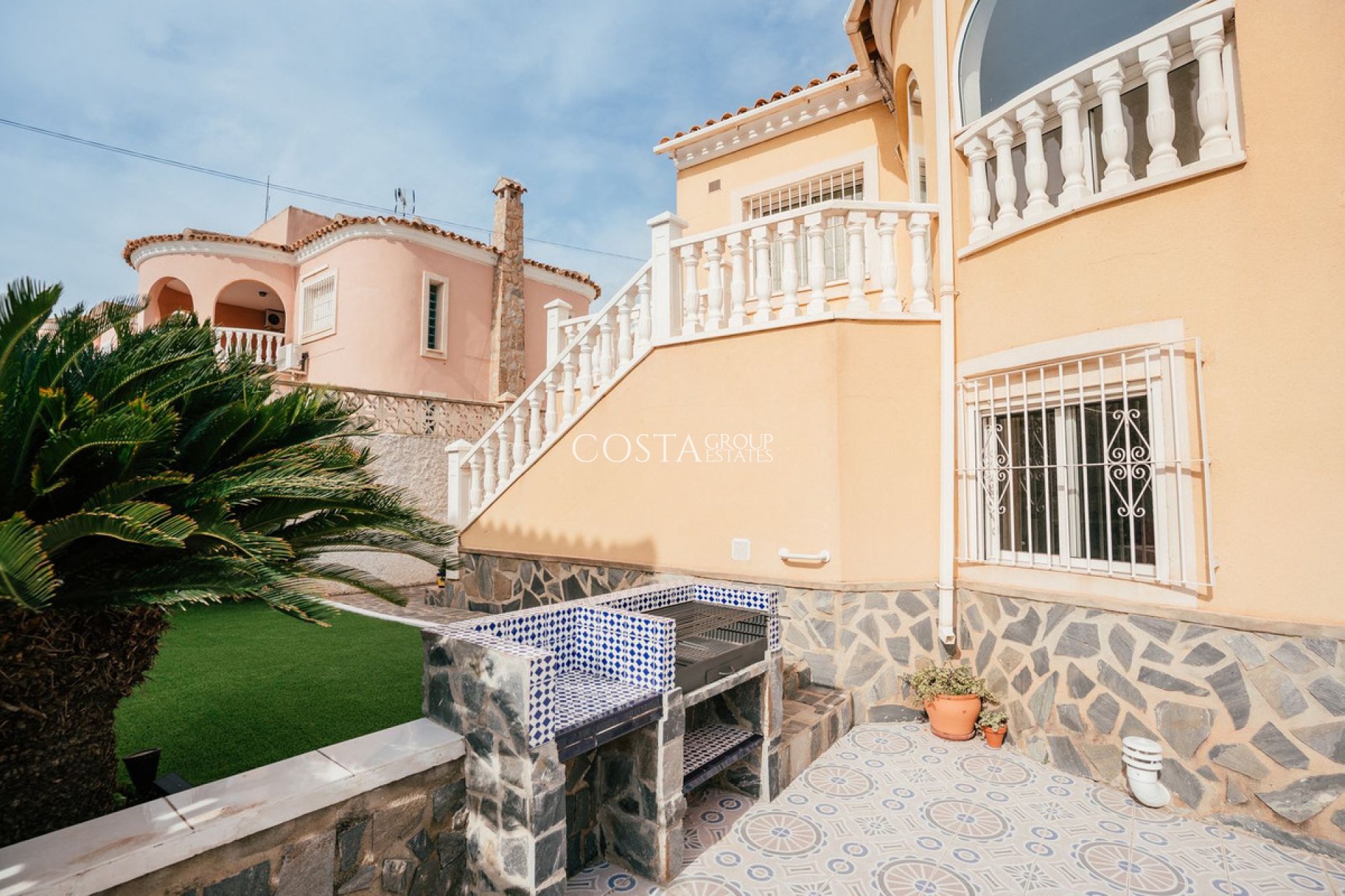 Resale - Villa -
Orihuela - Villamartin