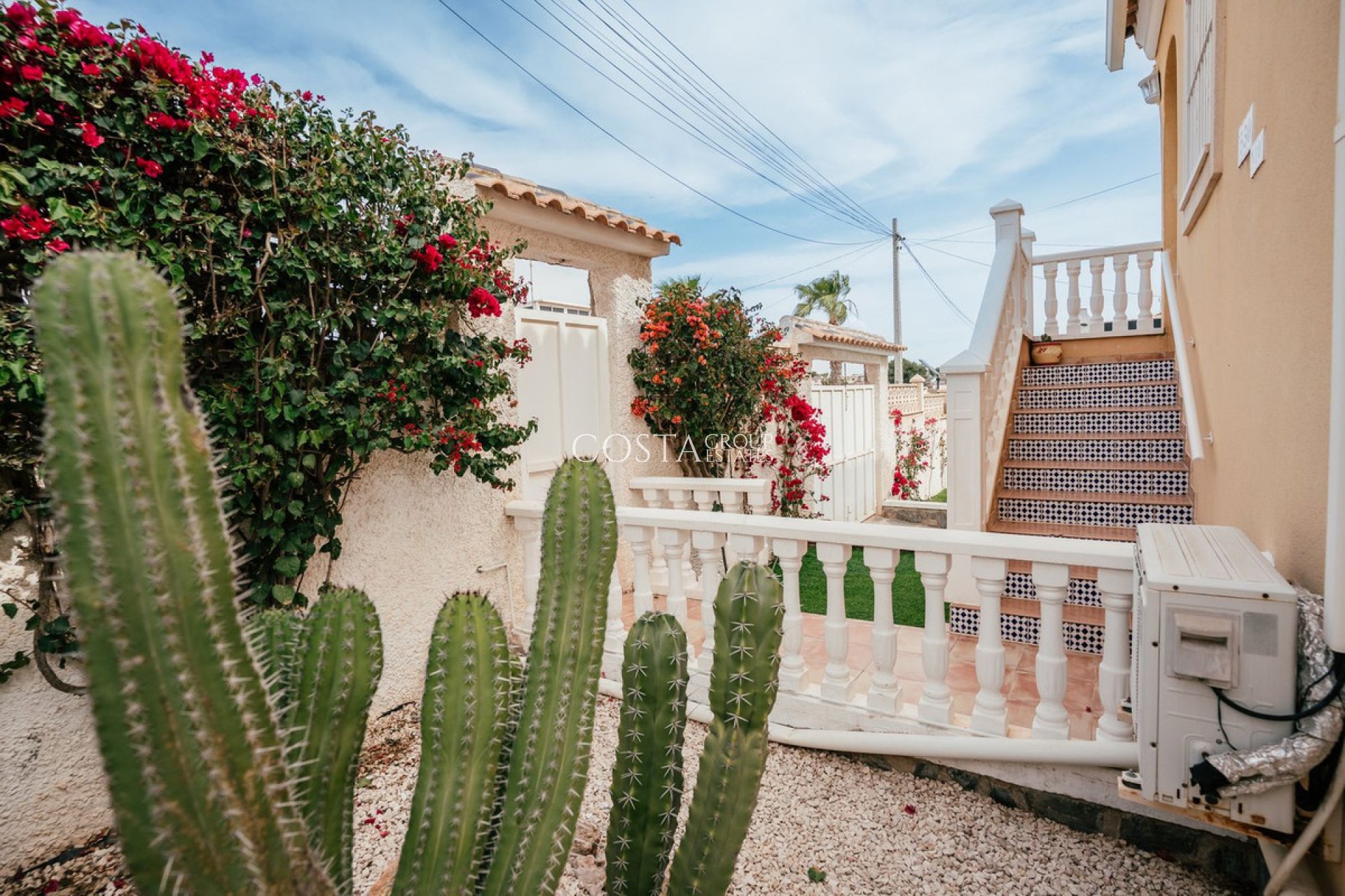 Resale - Villa -
Orihuela - Villamartin