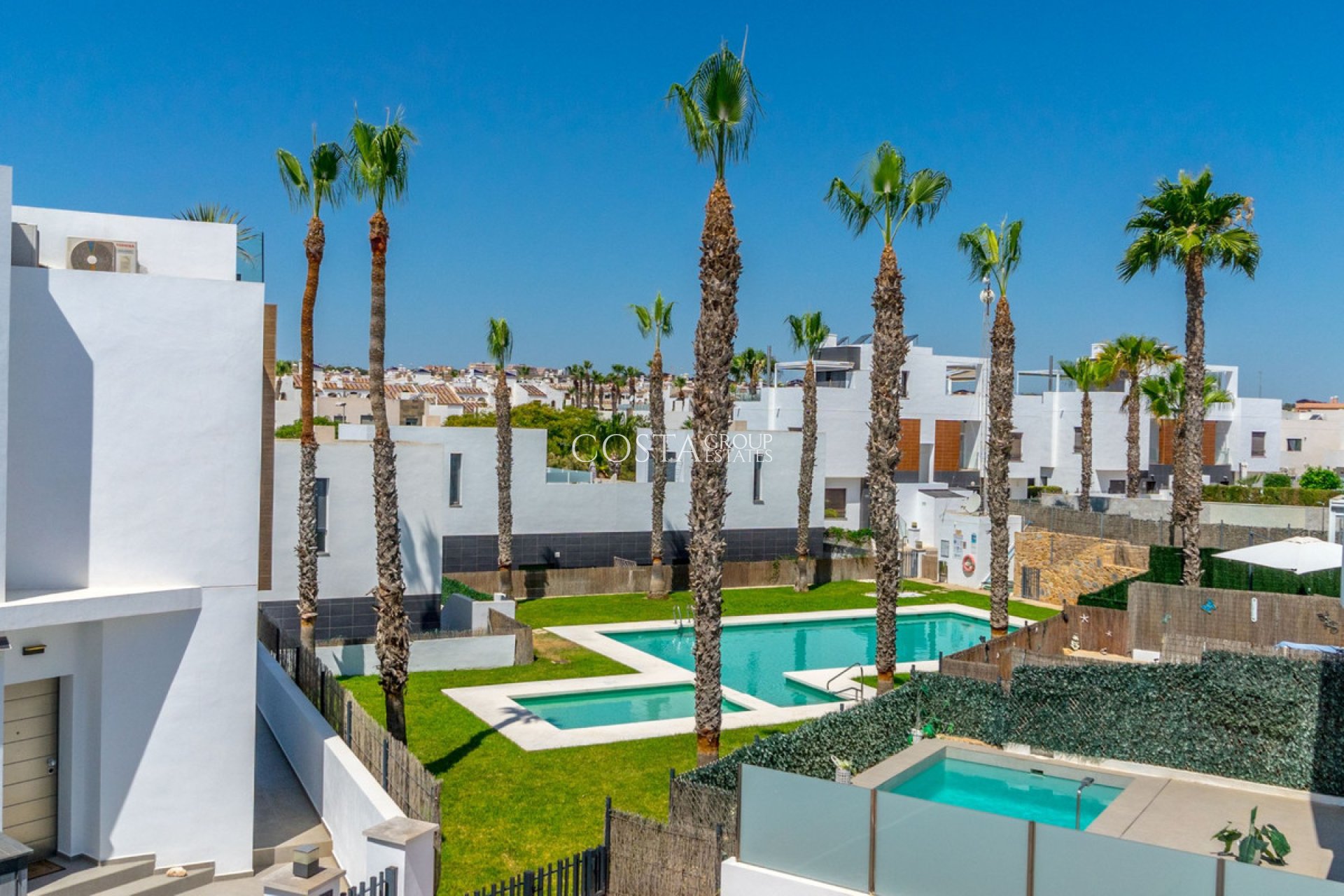 Resale - Villa -
Orihuela - Villamartin