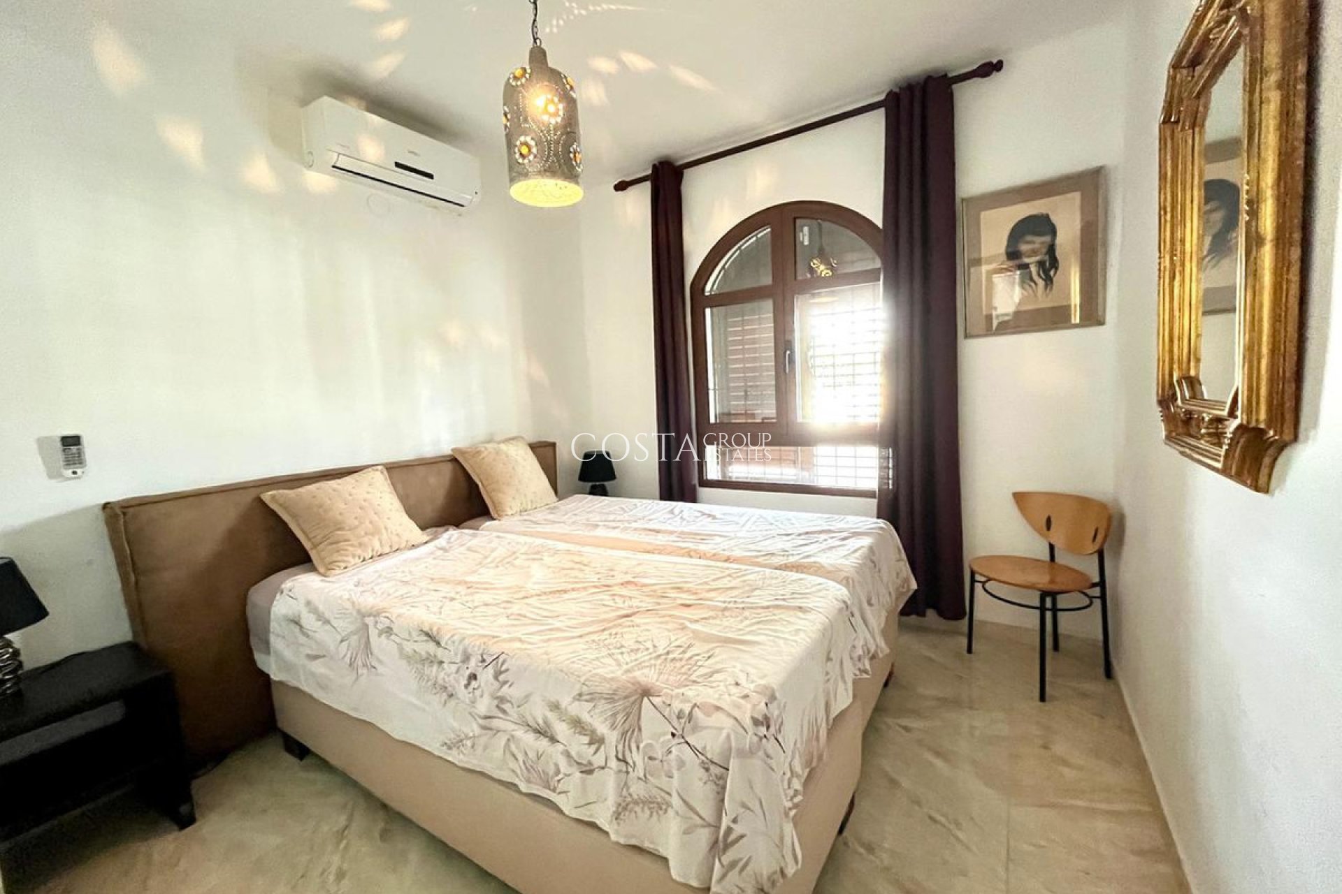 Resale - Villa -
Orihuela - Villamartin