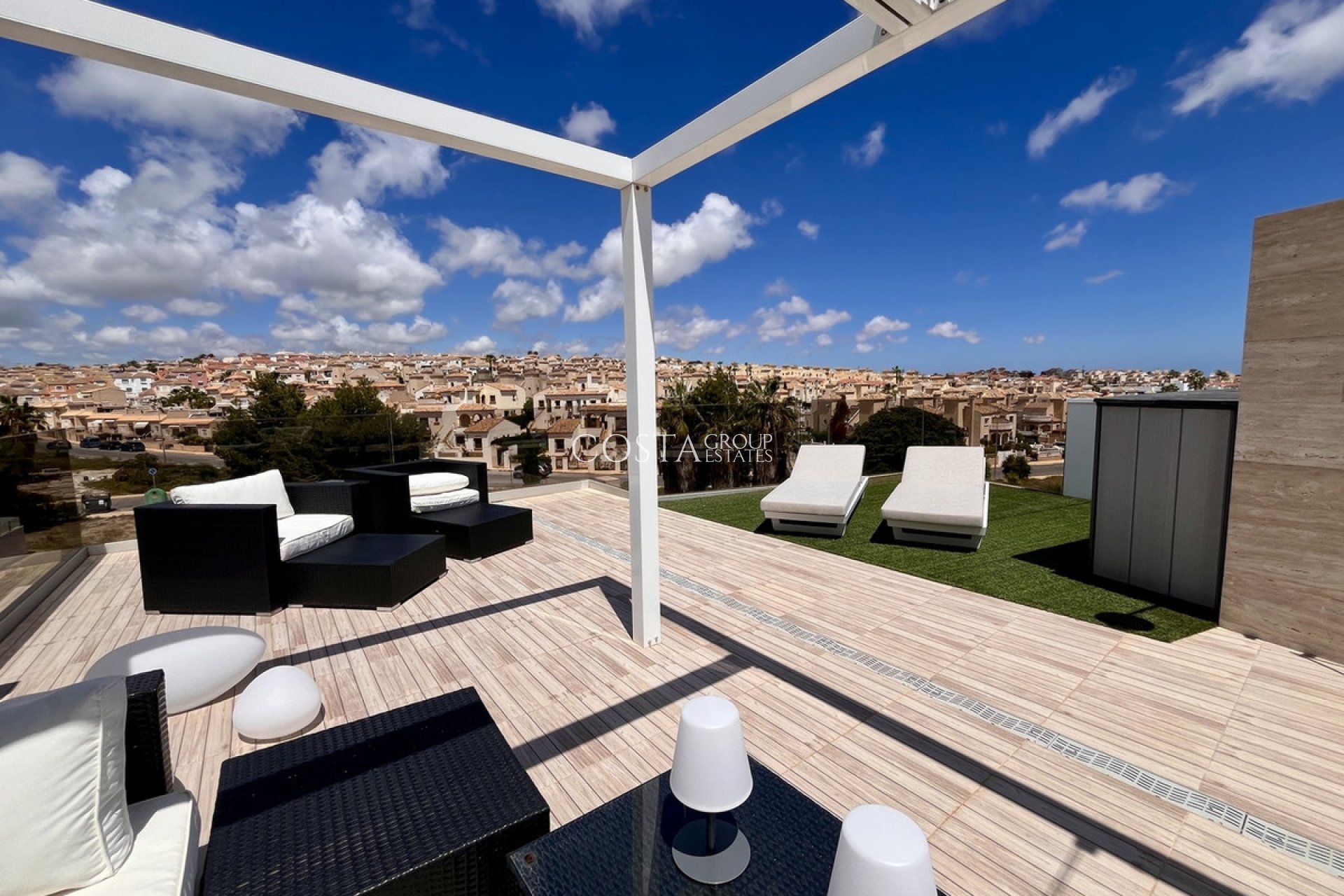 Resale - Villa -
Orihuela - Villamartin