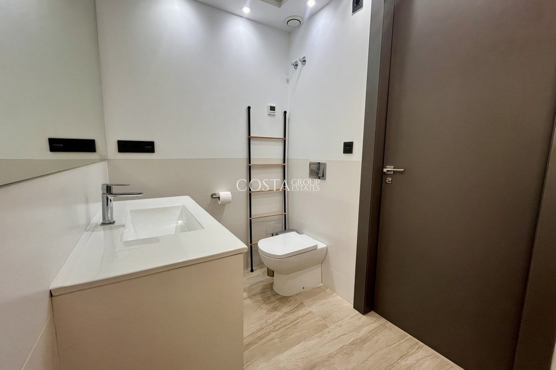 Resale - Villa -
Orihuela - Villamartin